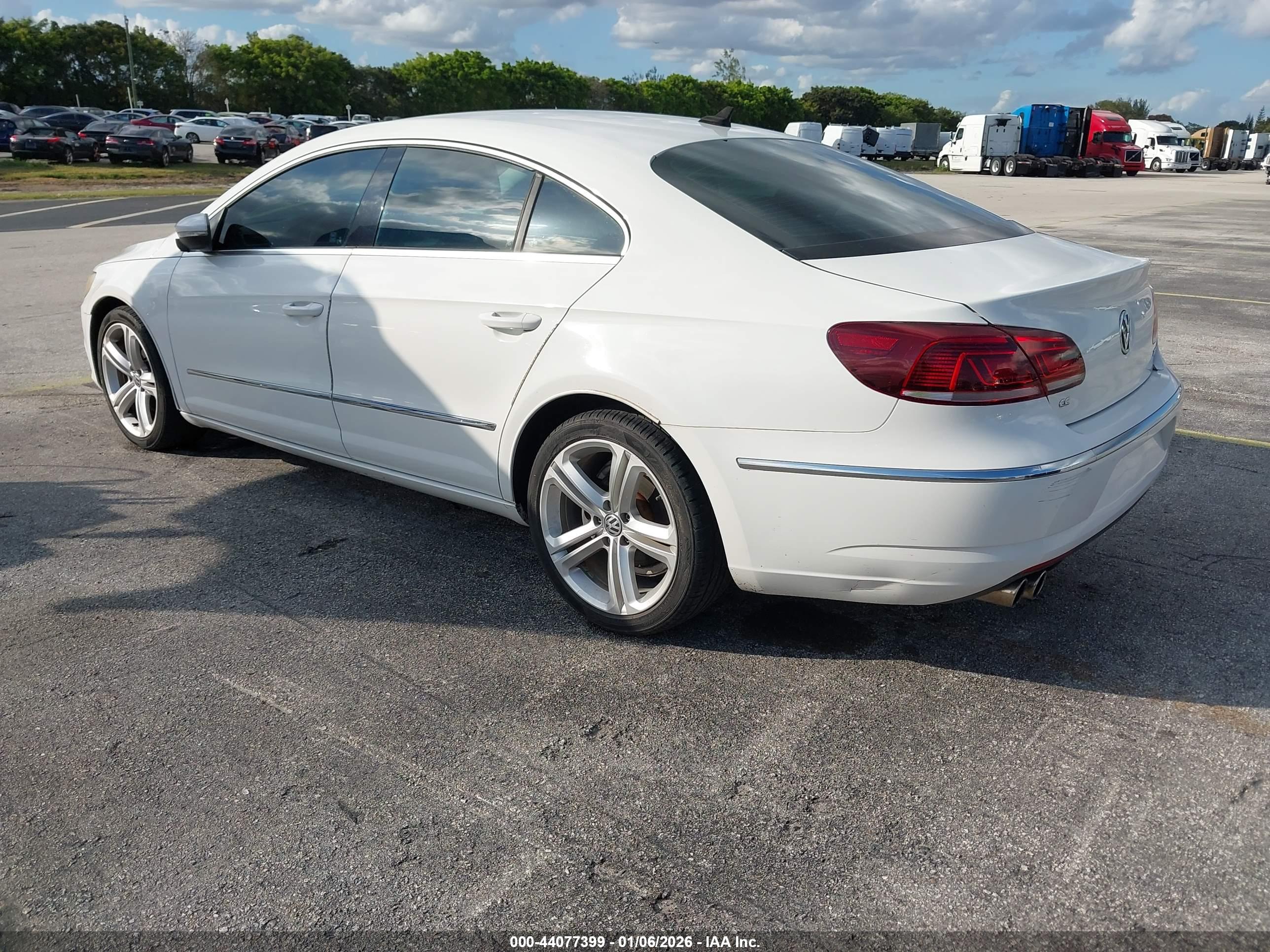 VOLKSWAGEN CC image 3