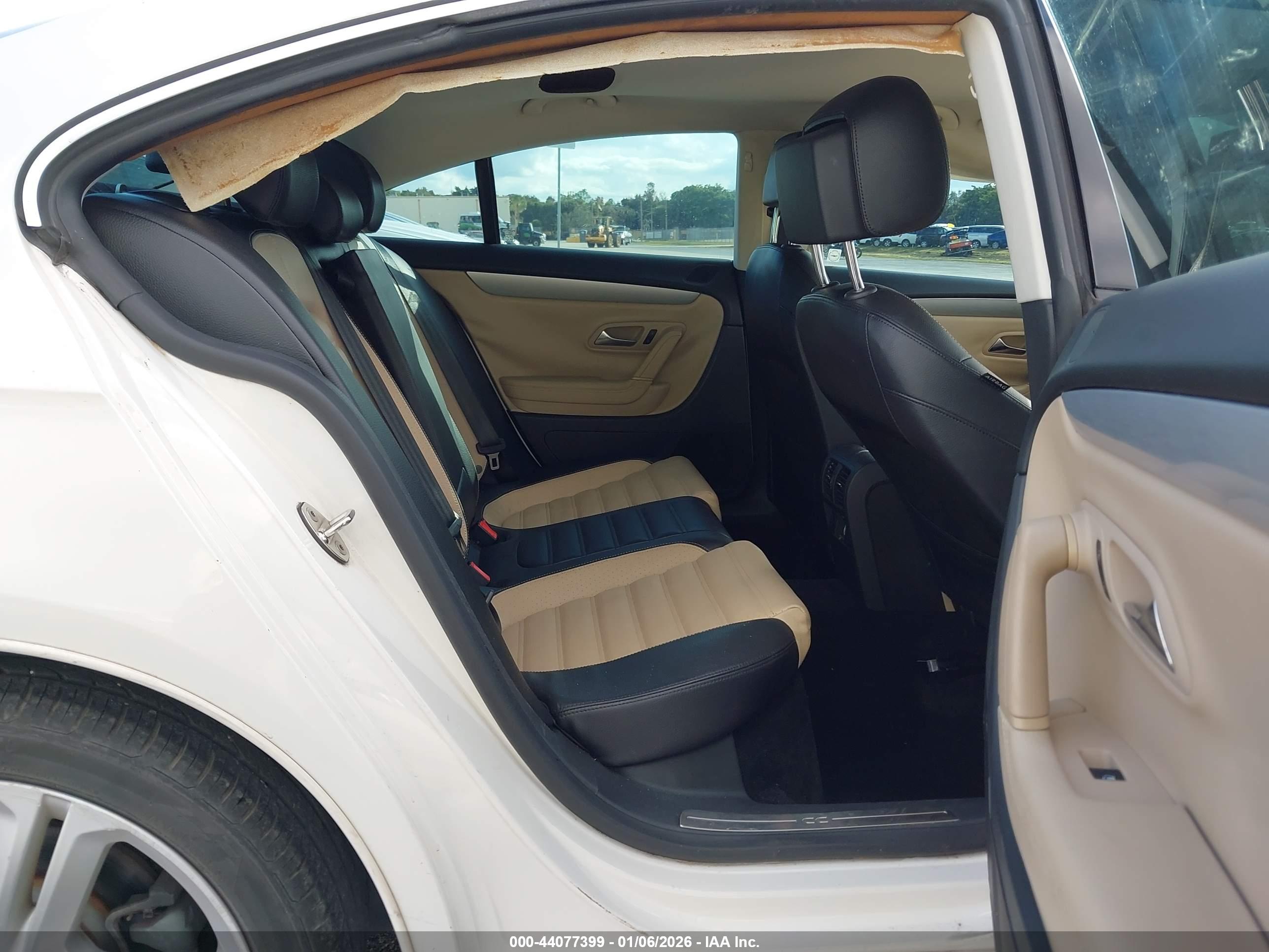 VOLKSWAGEN CC image 8
