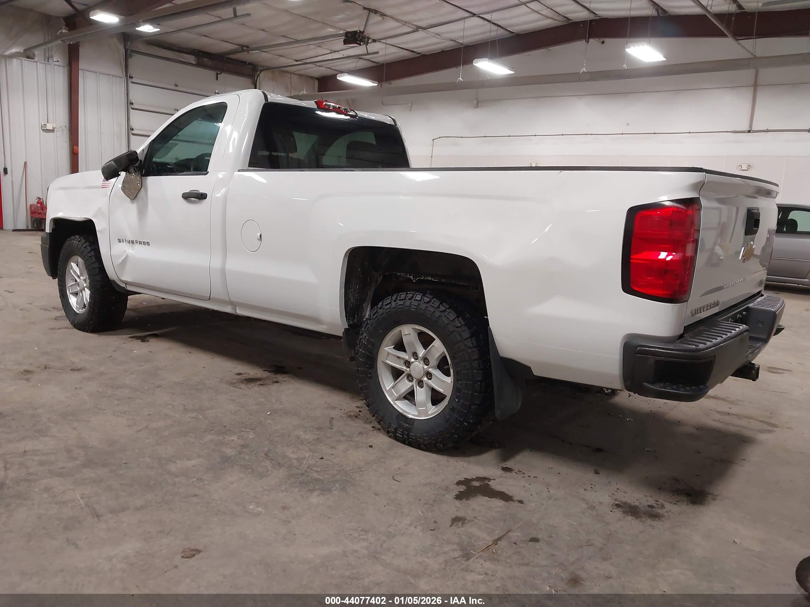 CHEVROLET SILVERADO image 3