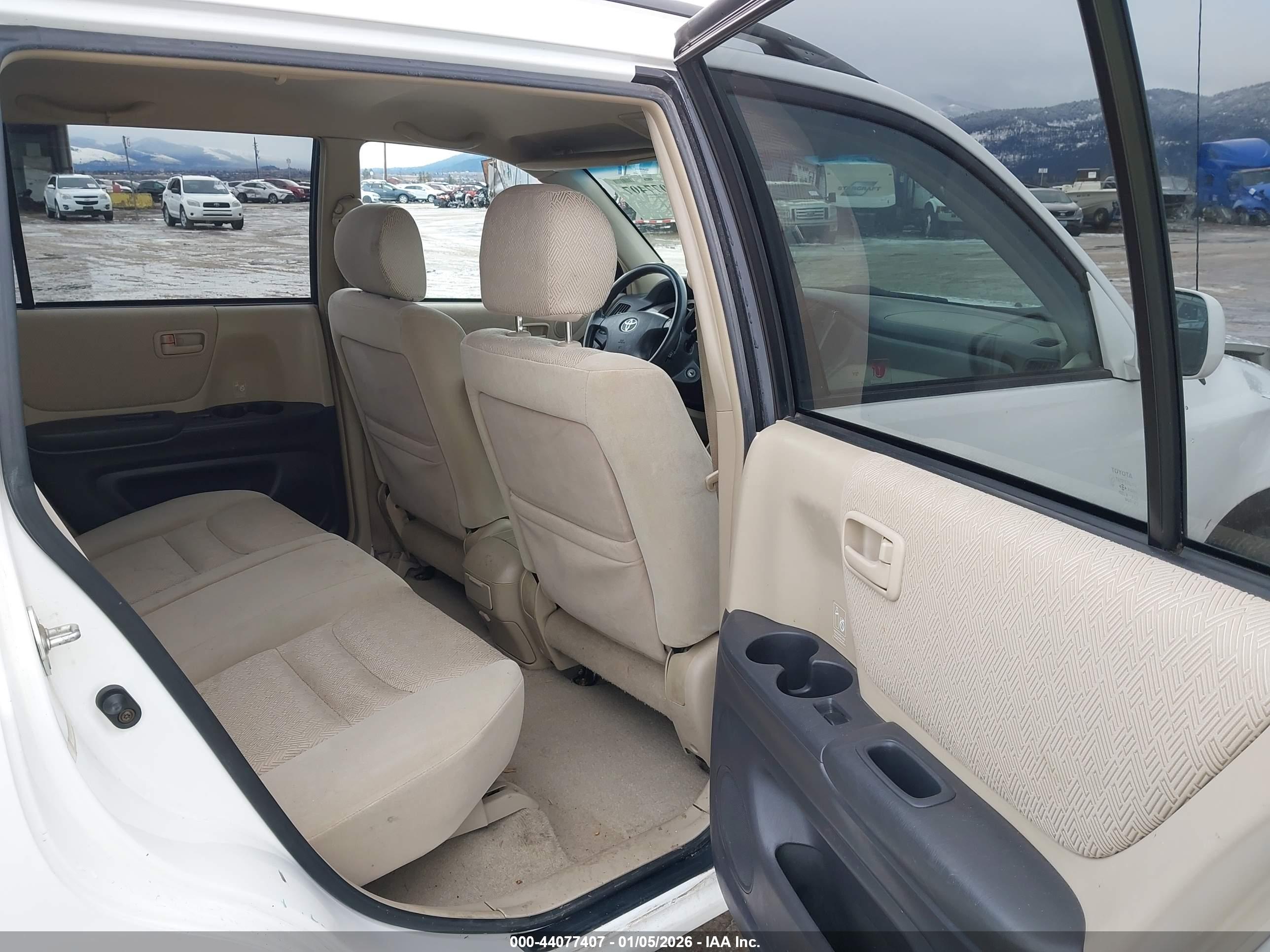 TOYOTA HIGHLANDER image 8