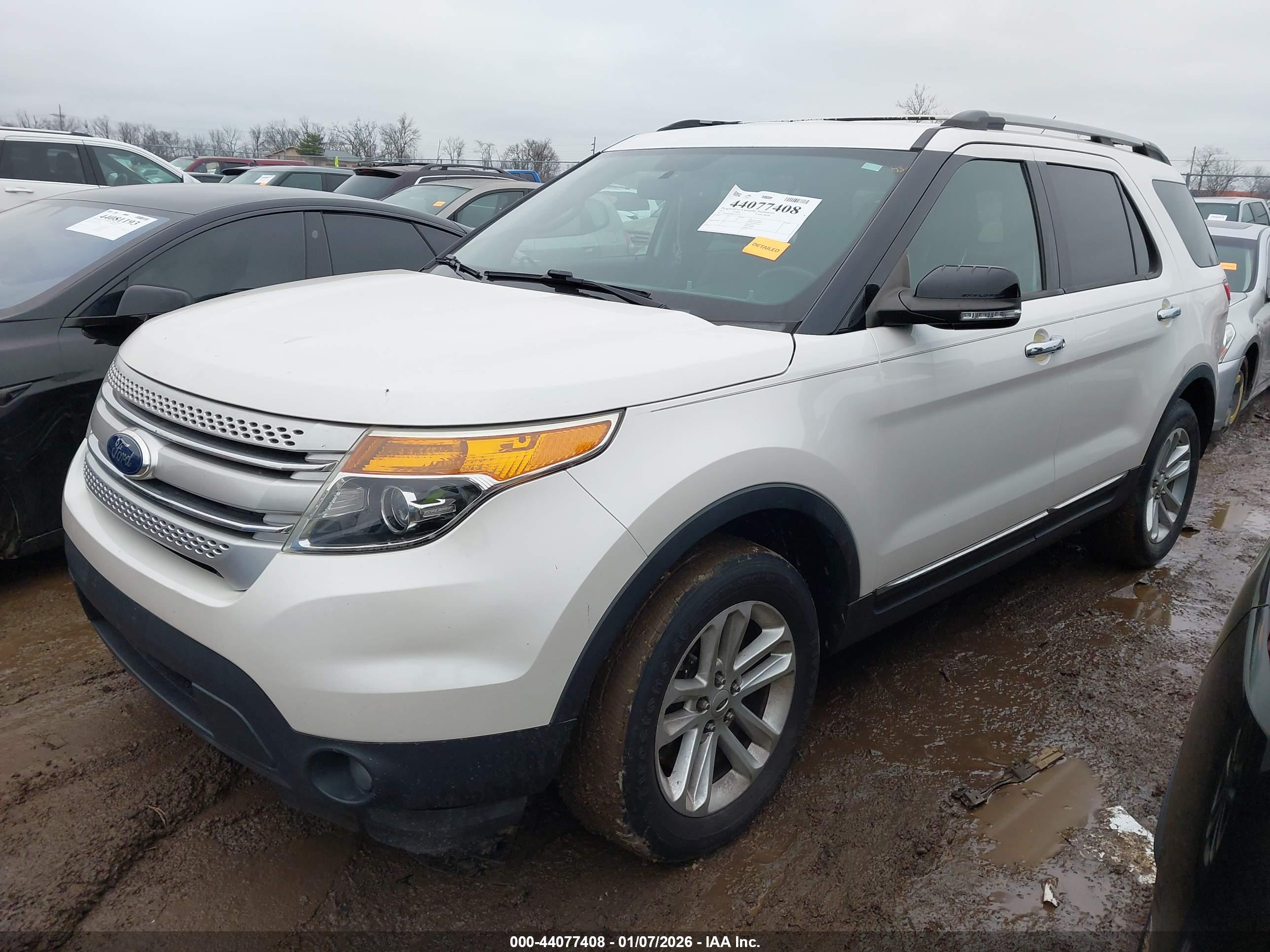 FORD EXPLORER image 2