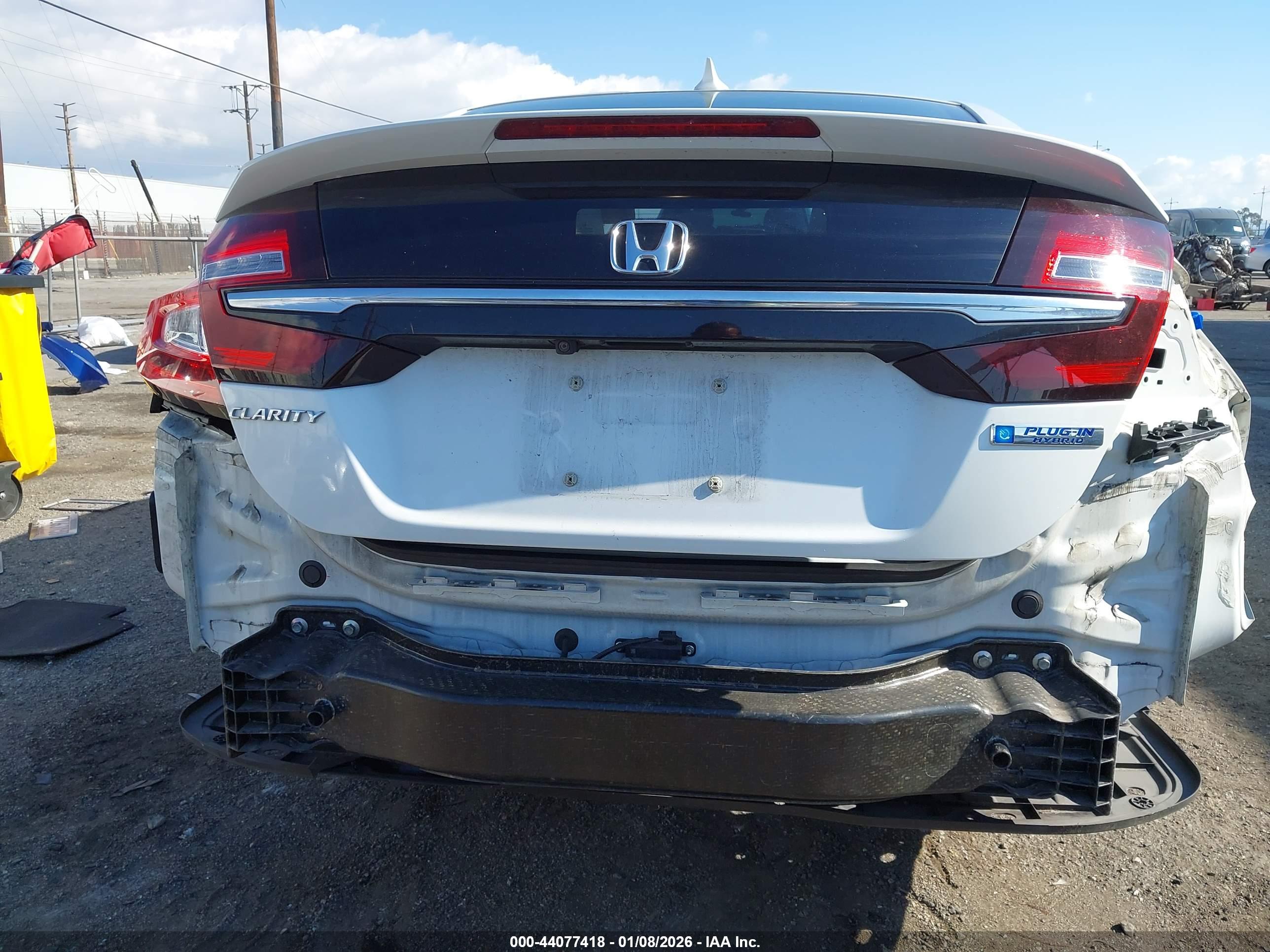 HONDA CLARITY image 6