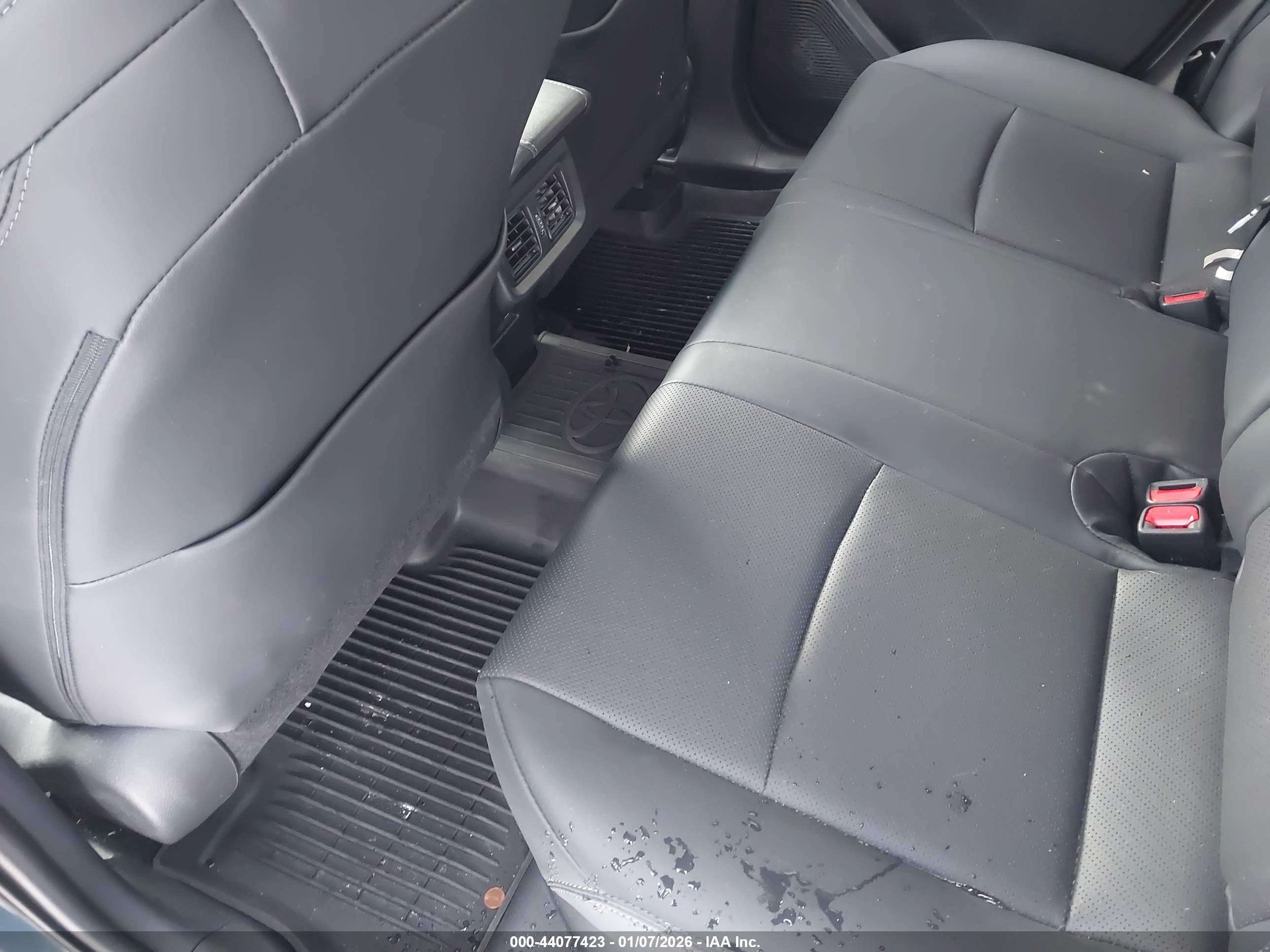 TOYOTA VENZA image 8