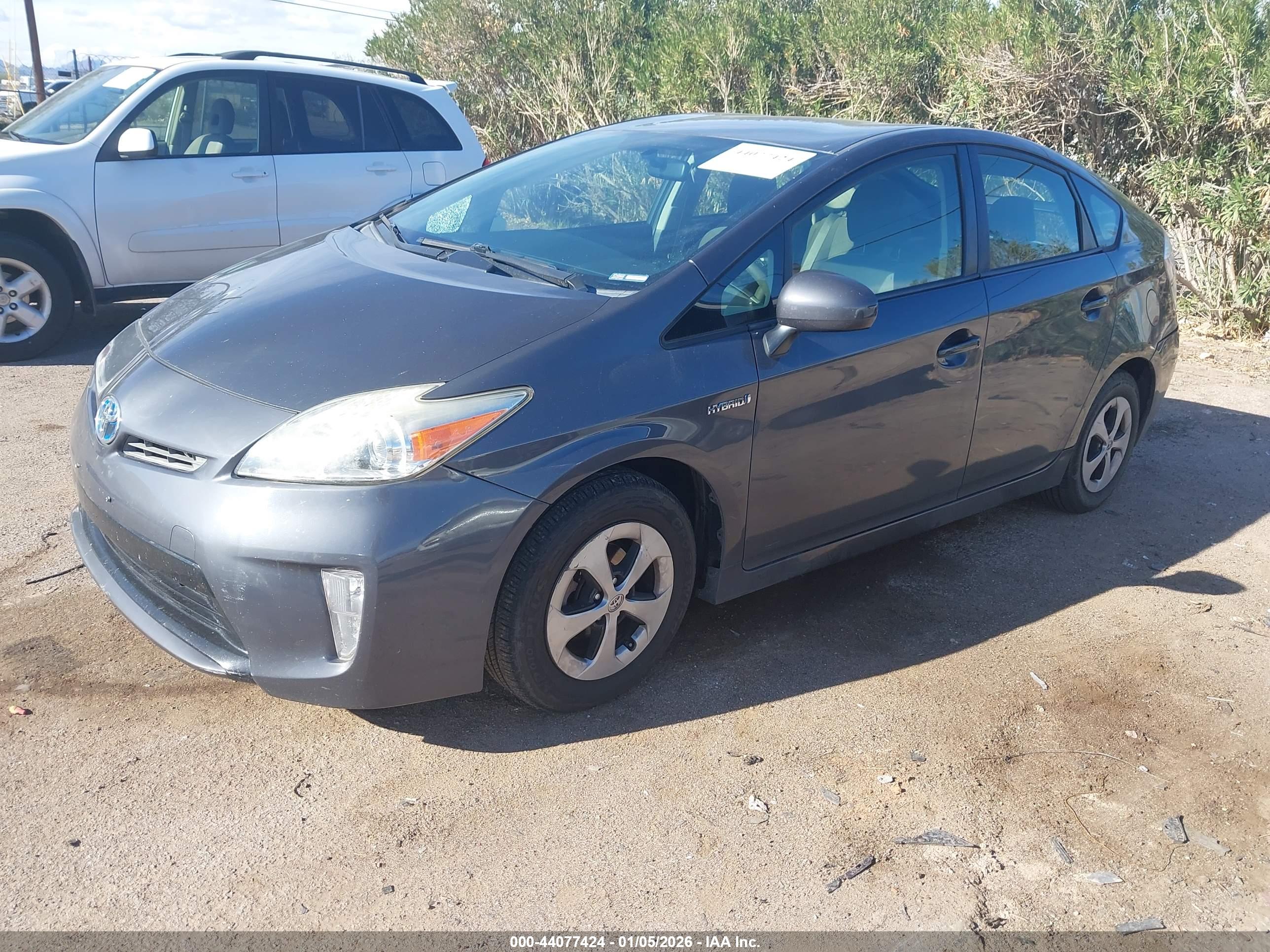 TOYOTA PRIUS image 2