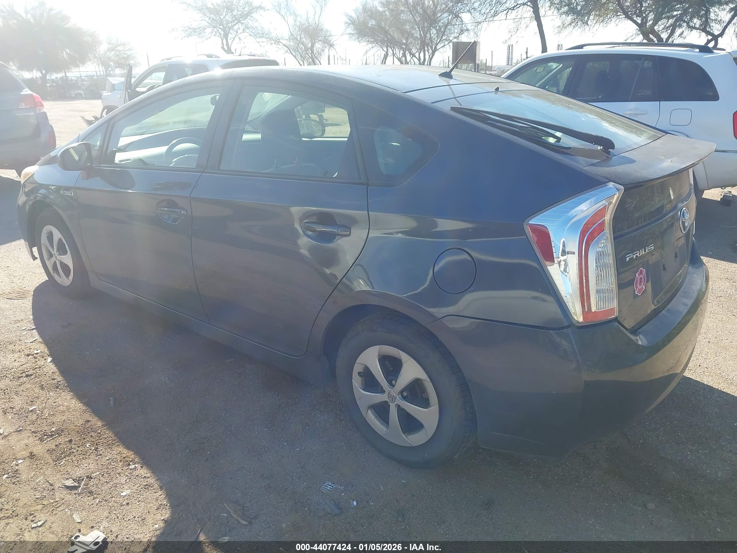 TOYOTA PRIUS image 3
