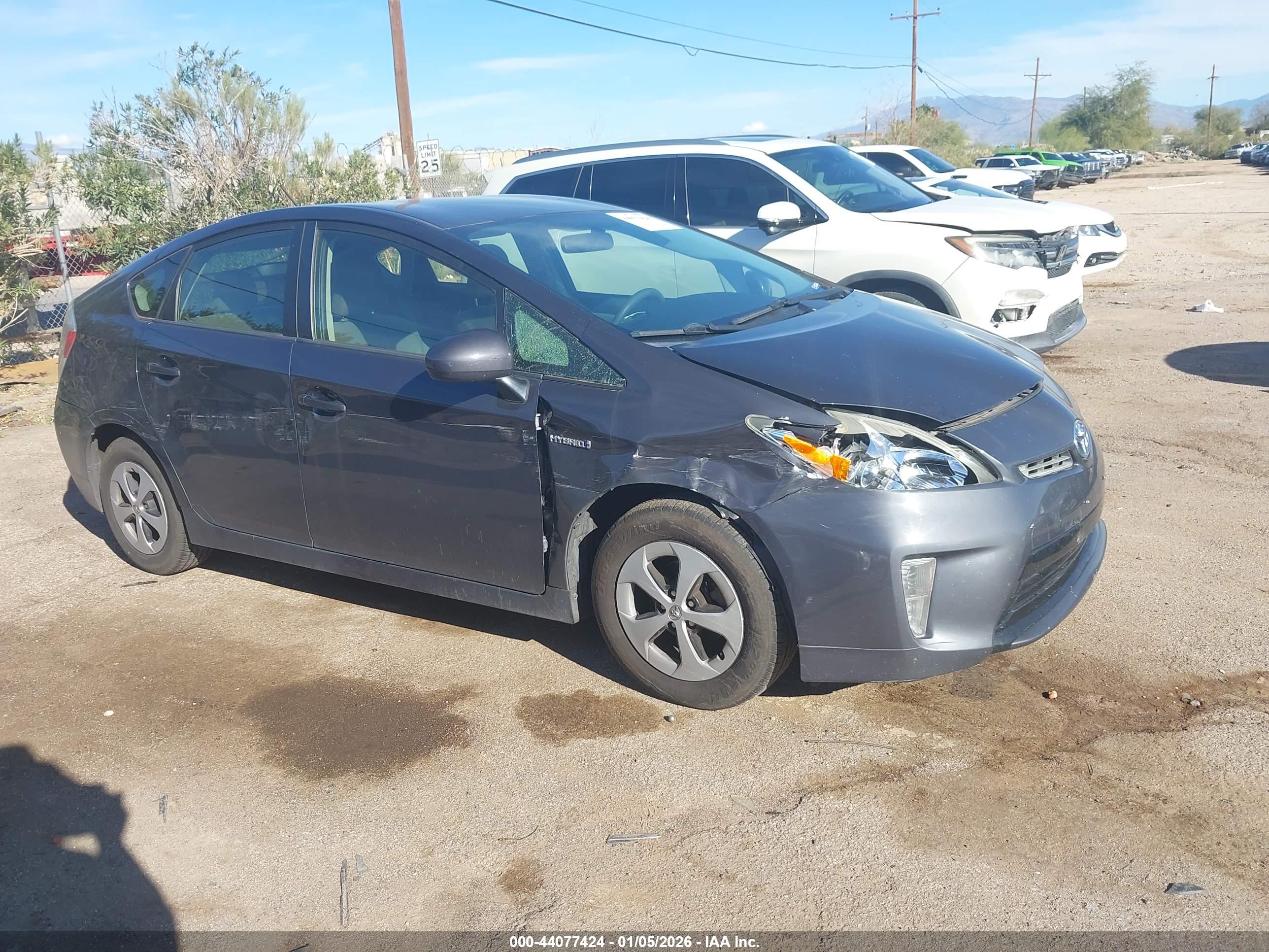 TOYOTA PRIUS image 6