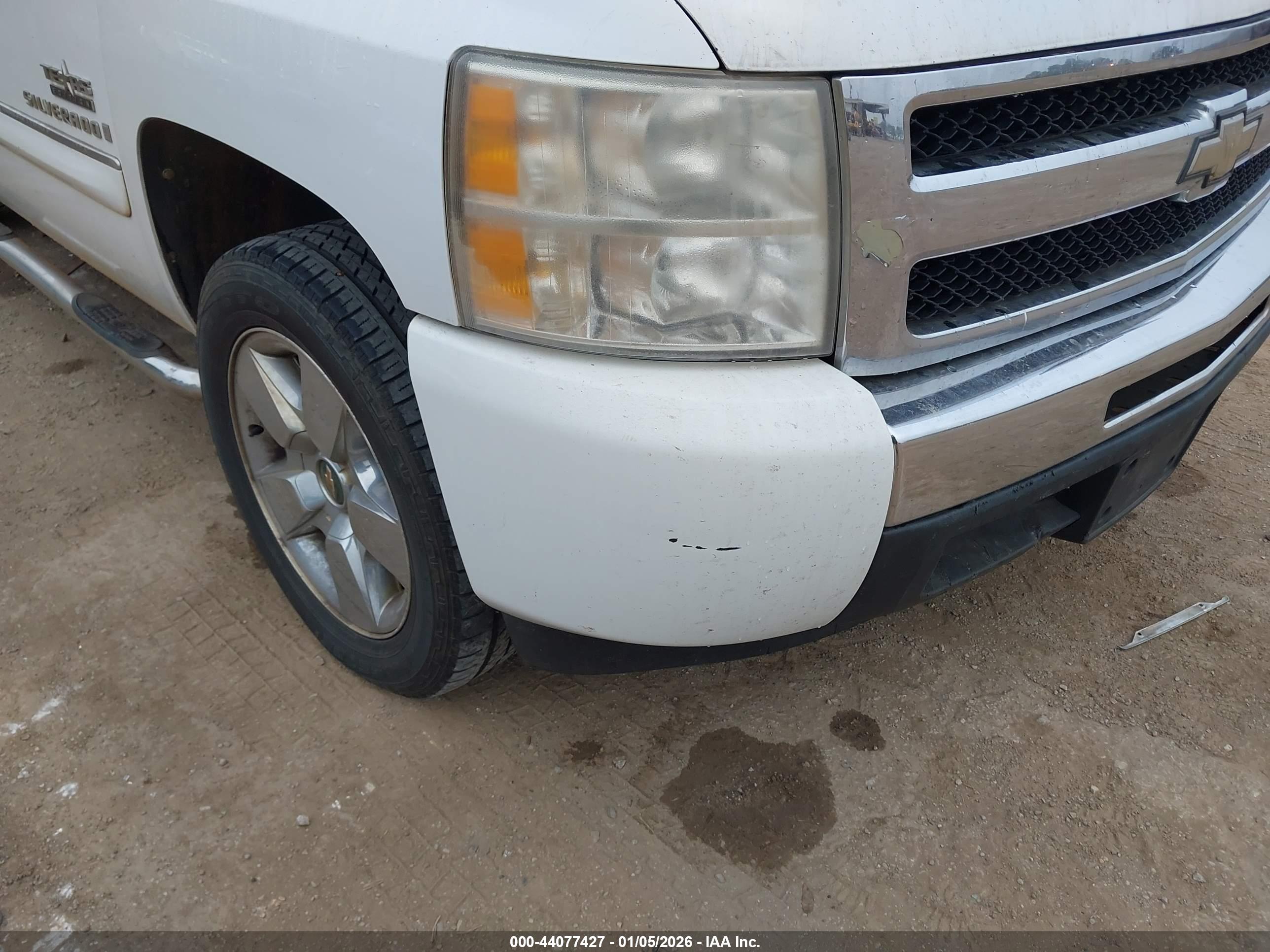 CHEVROLET SILVERADO image 6
