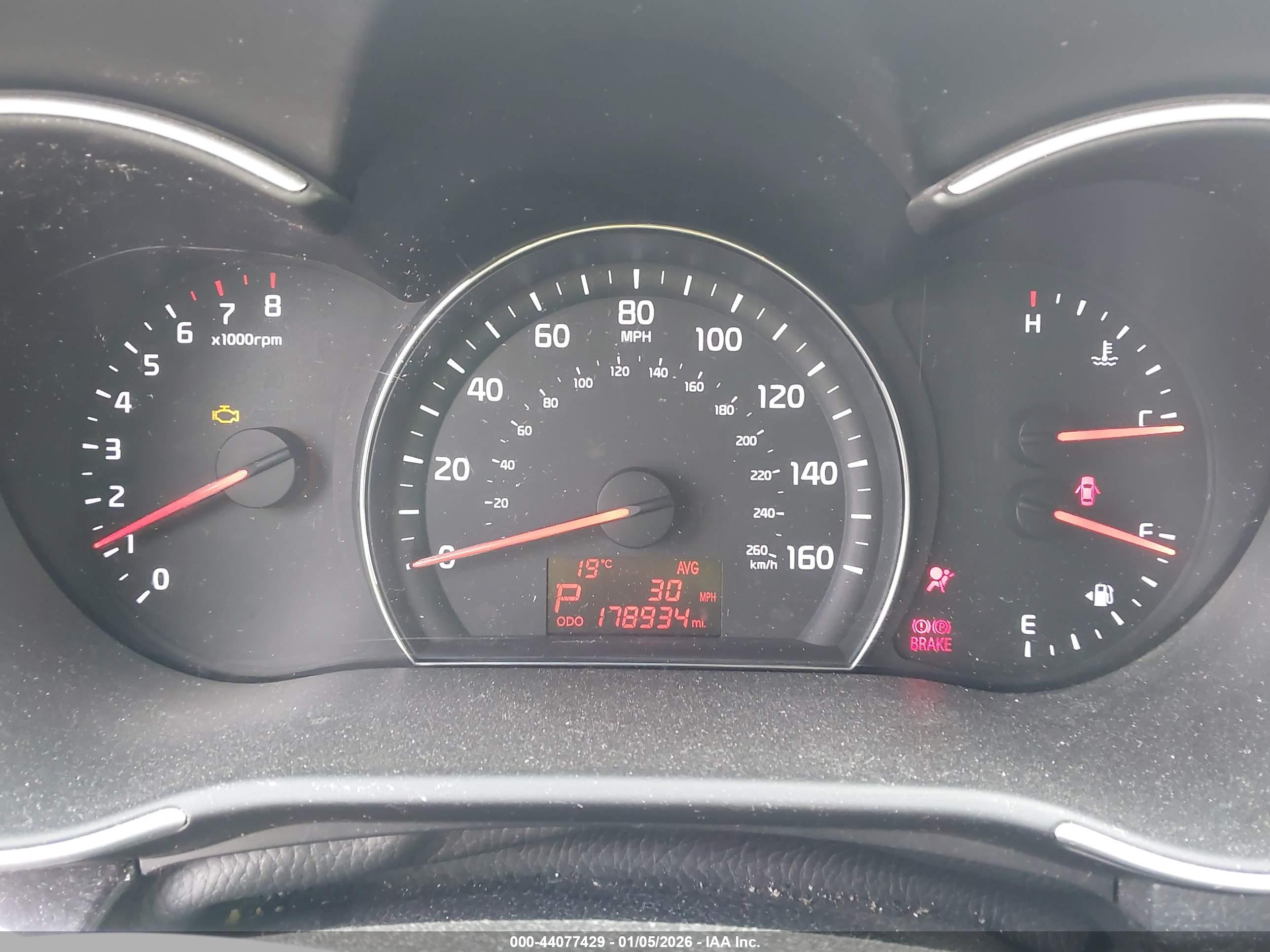 KIA SORENTO image 7