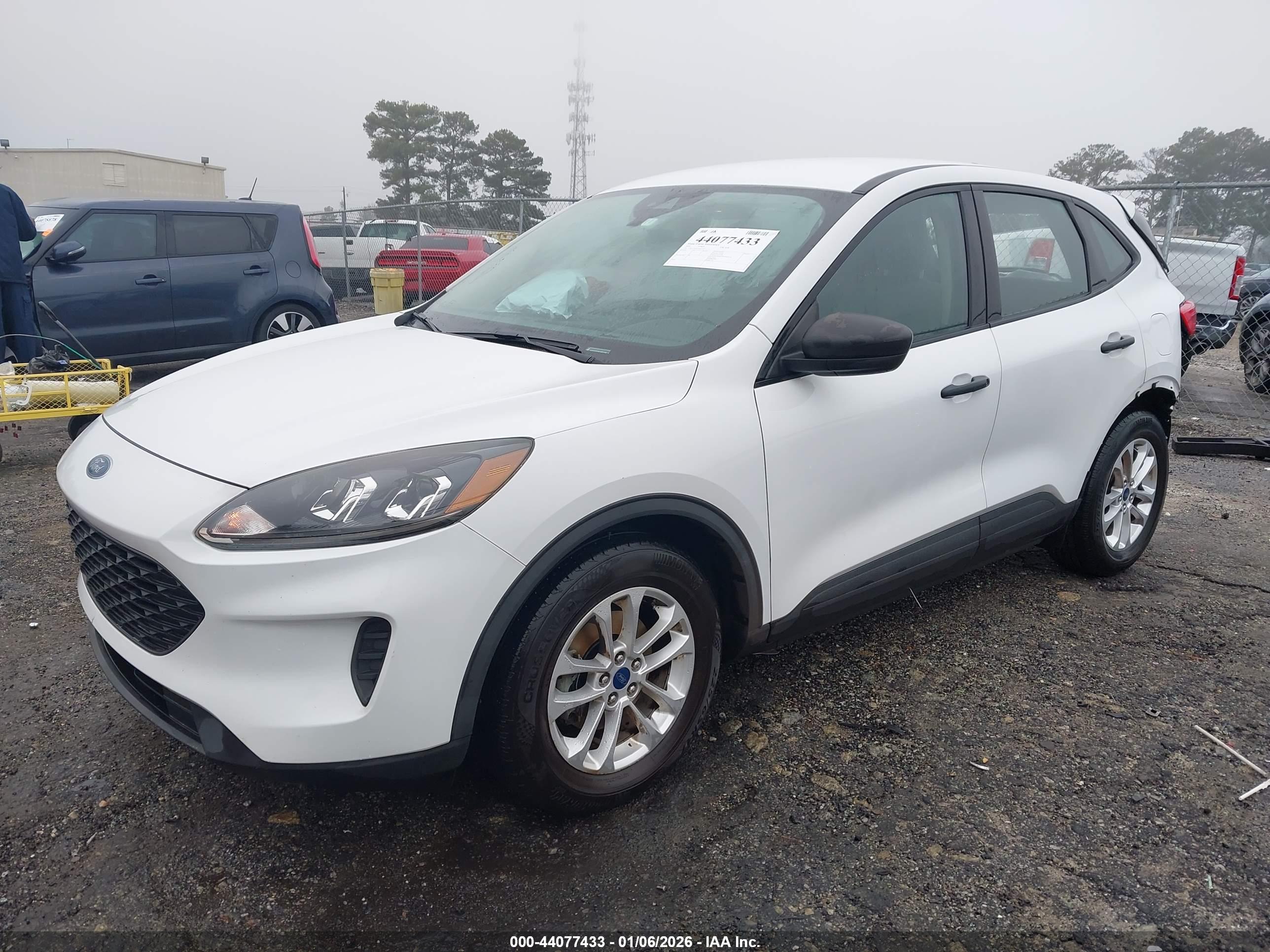 FORD ESCAPE image 2