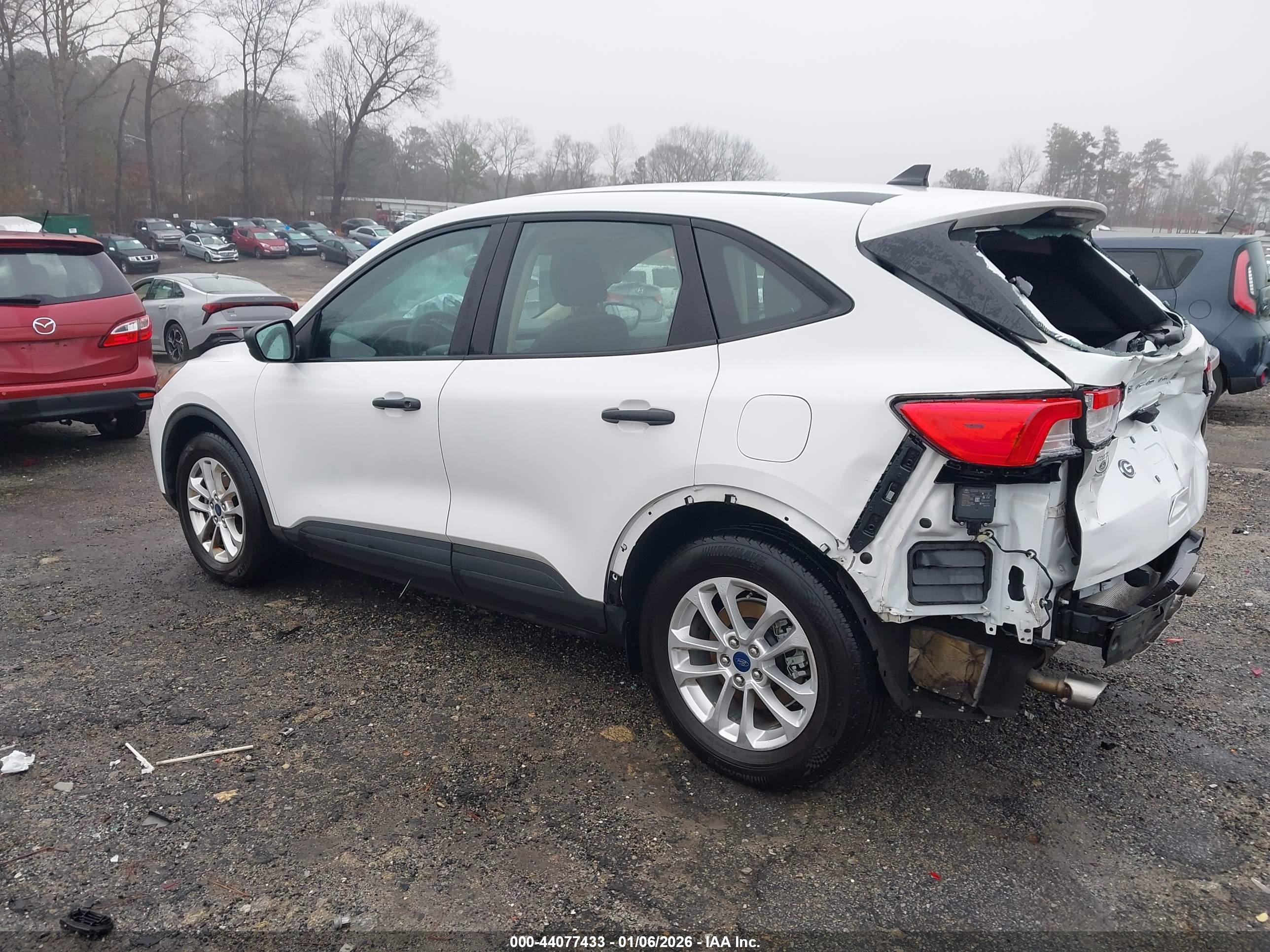 FORD ESCAPE image 3