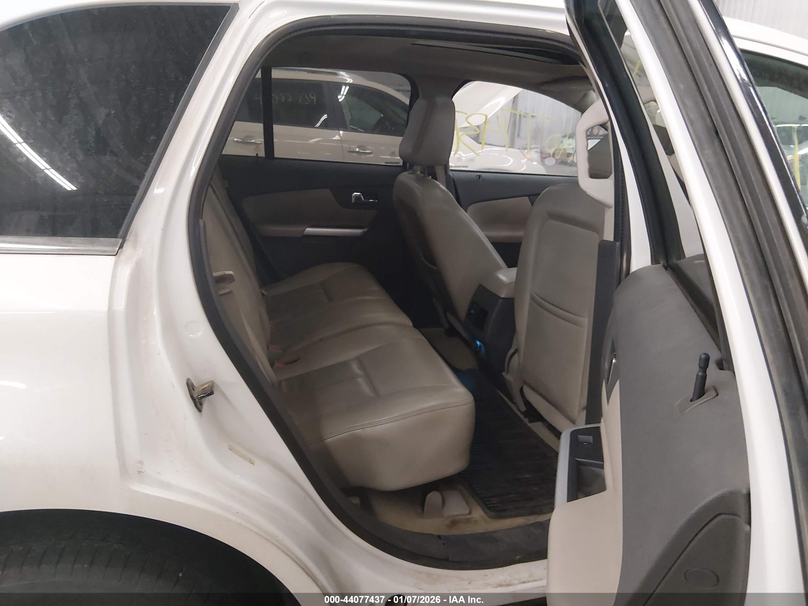 FORD EDGE image 8
