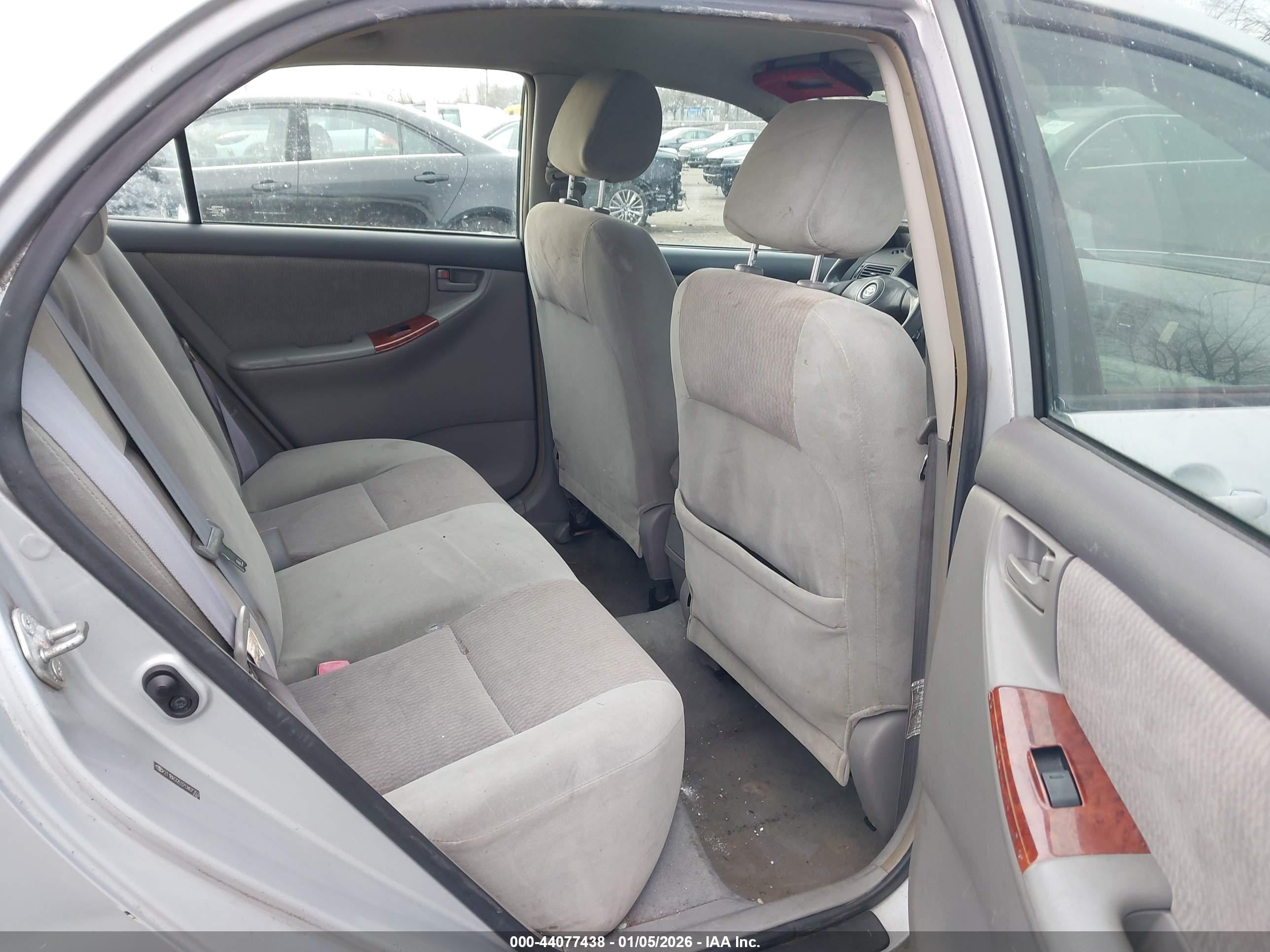 TOYOTA COROLLA image 8