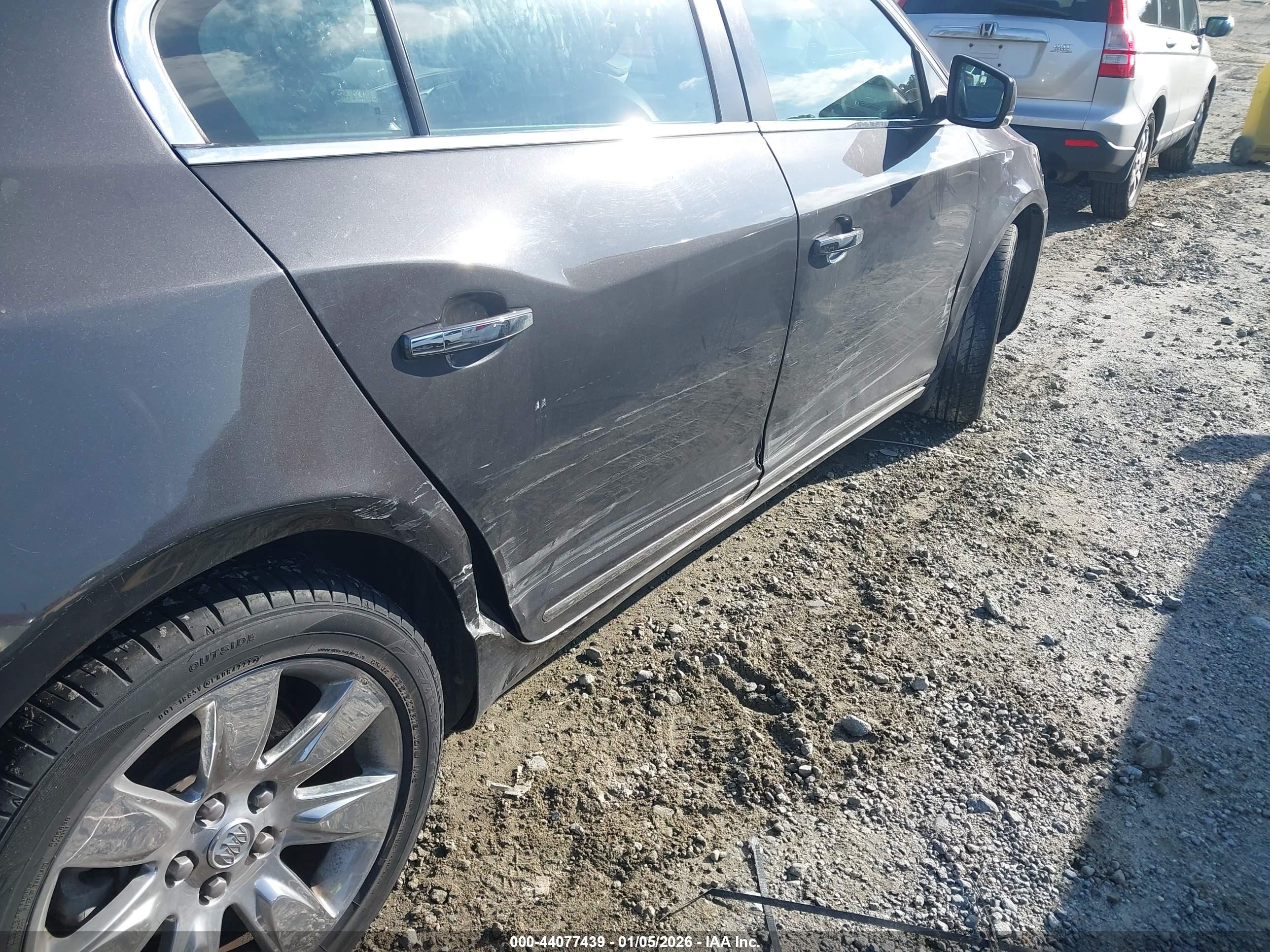 BUICK LACROSSE image 6
