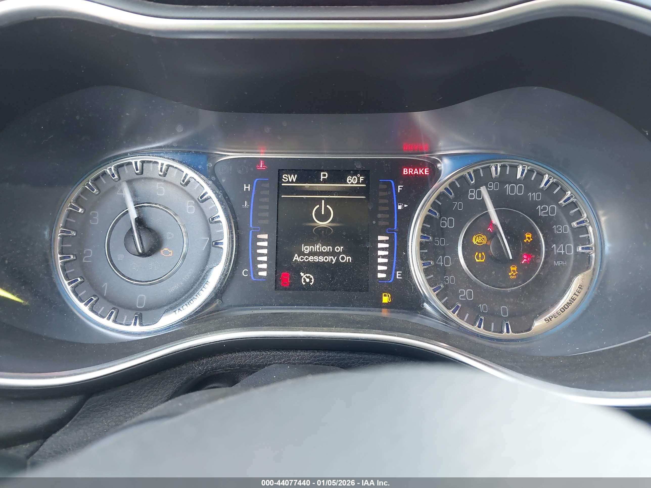 CHRYSLER 200 image 7