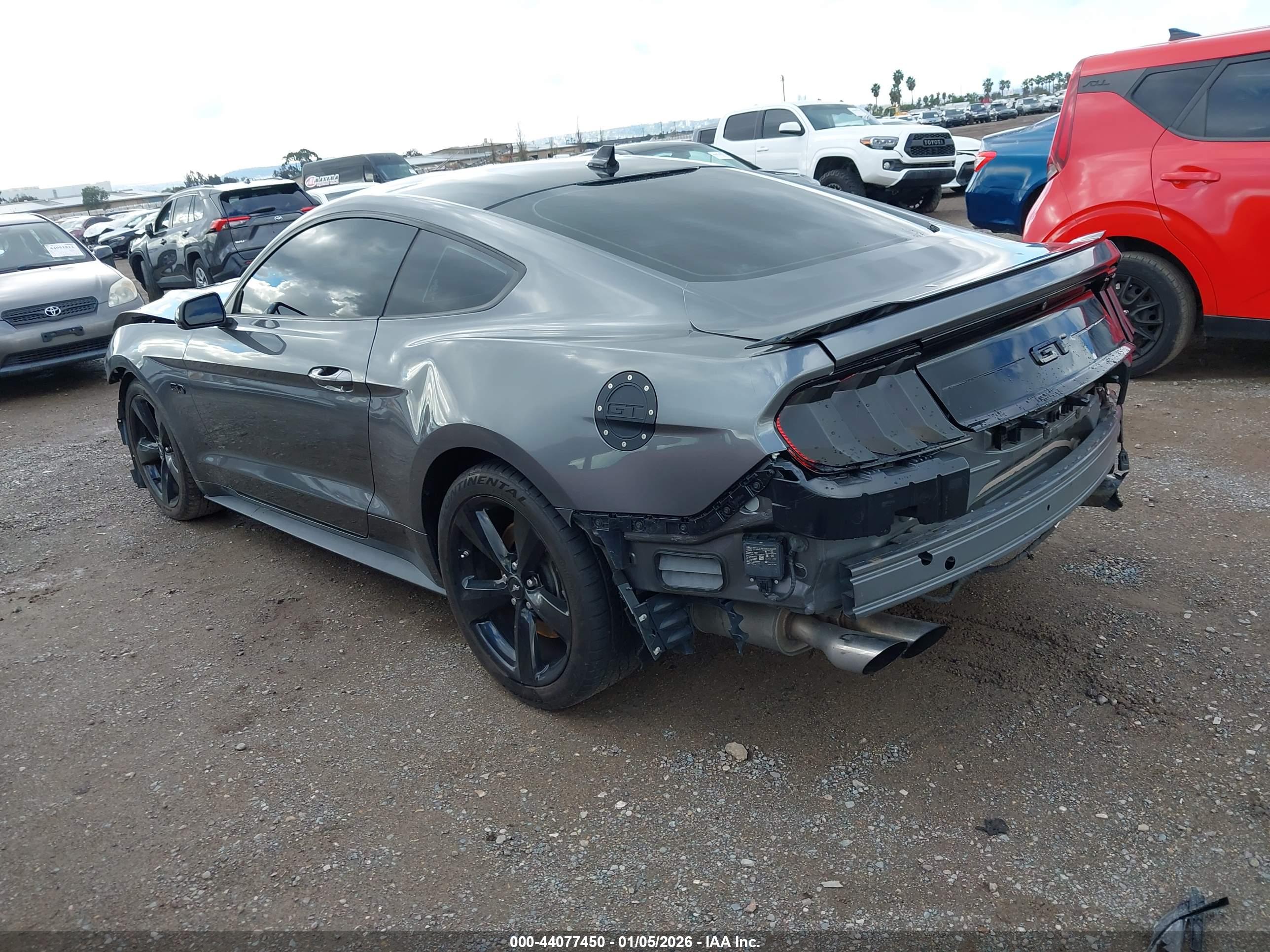 FORD MUSTANG image 3