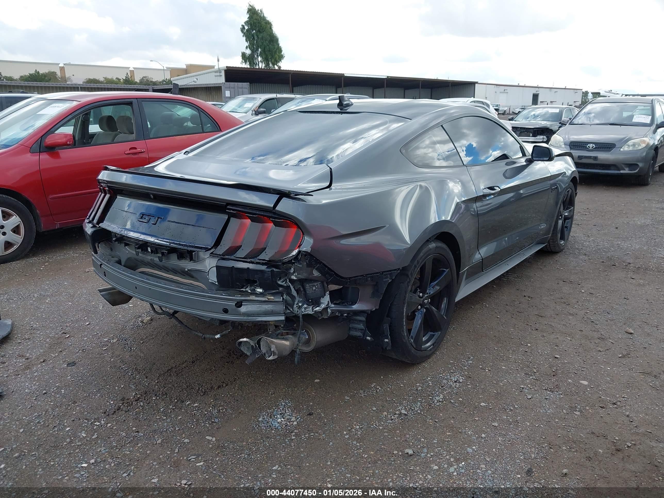 FORD MUSTANG image 4