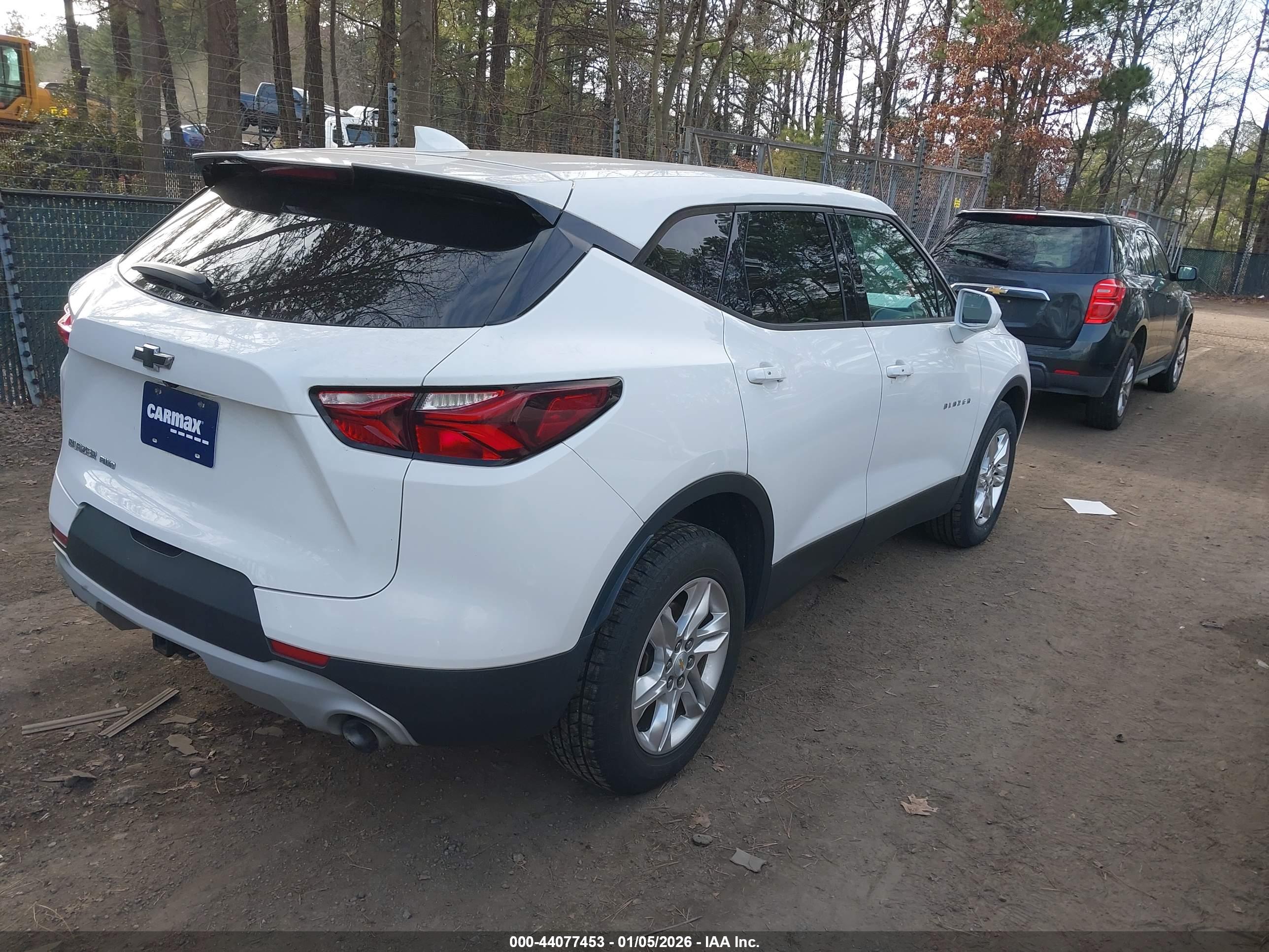 CHEVROLET BLAZER image 4