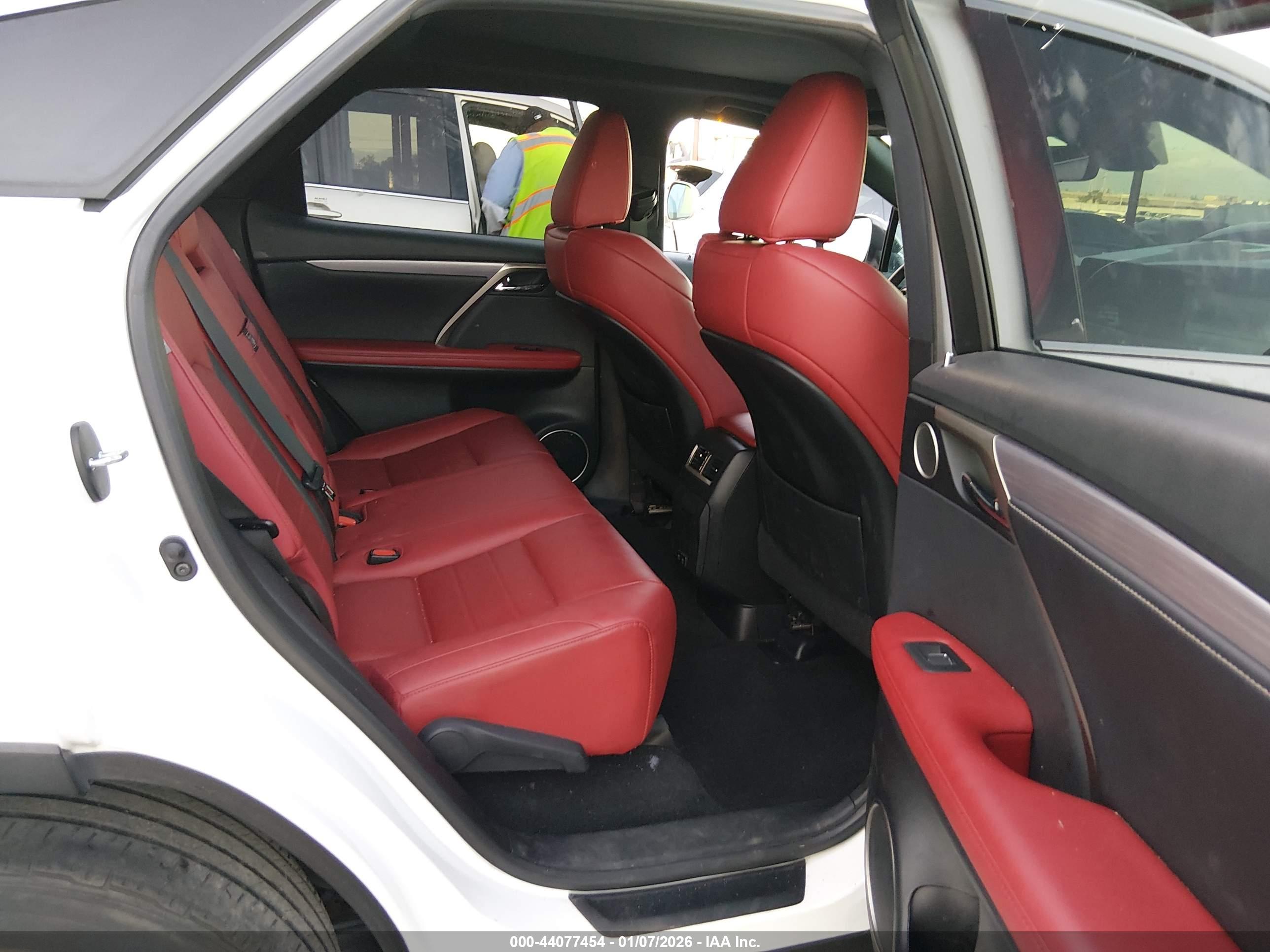 LEXUS RX image 8