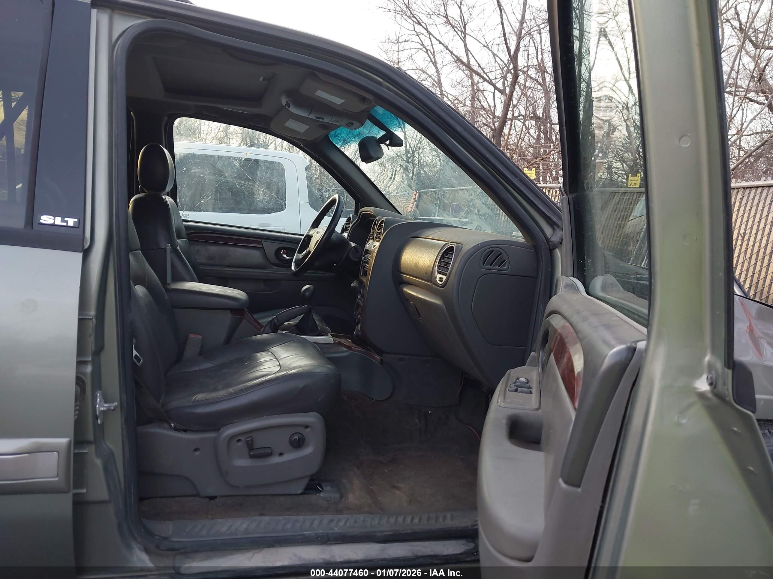 GMC ENVOY image 5