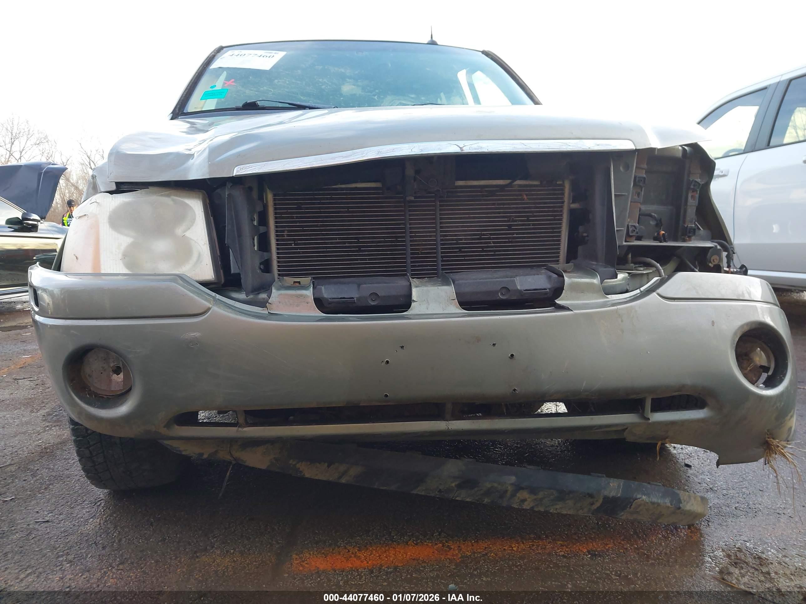 GMC ENVOY image 6