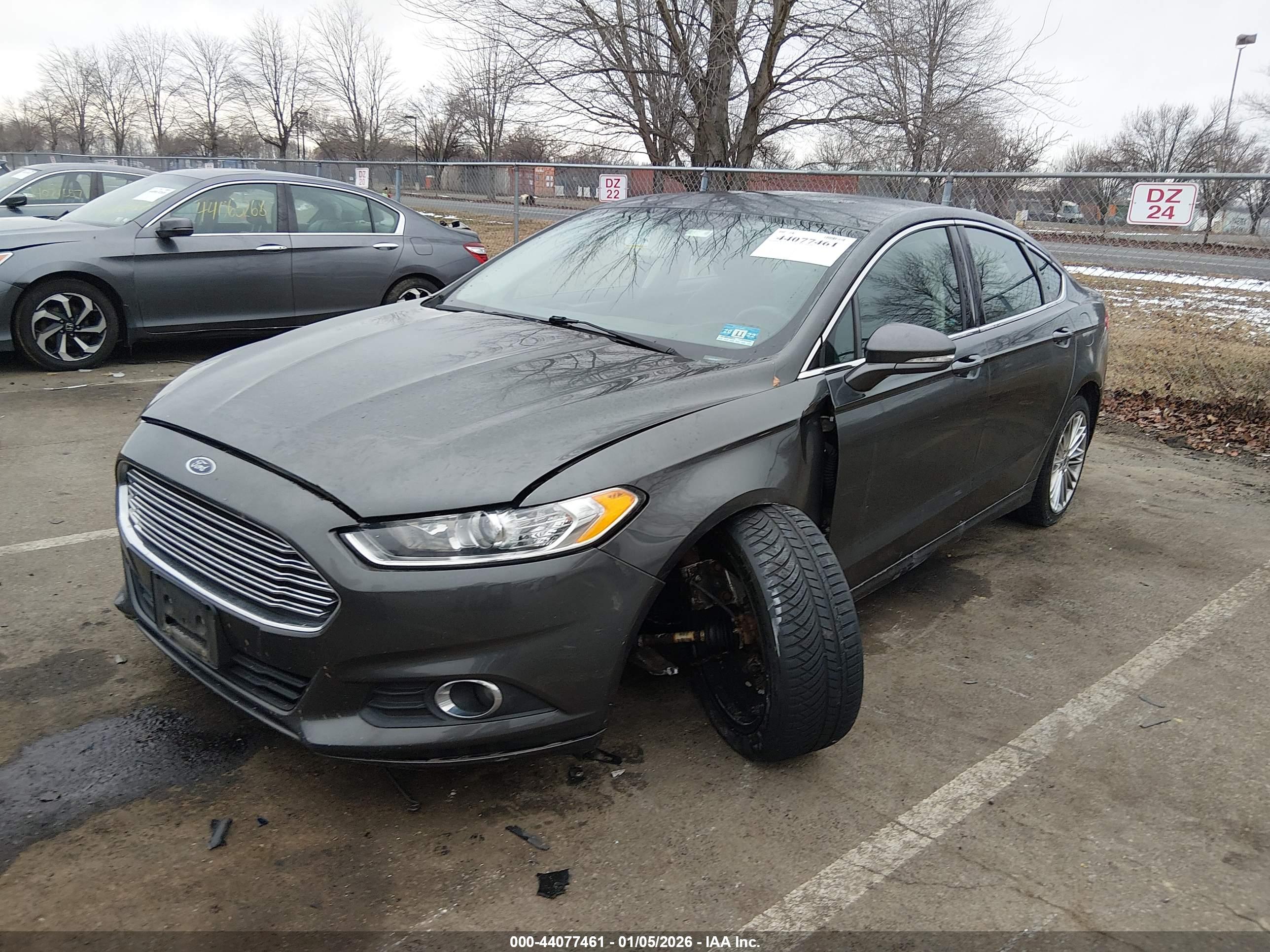 FORD FUSION image 2