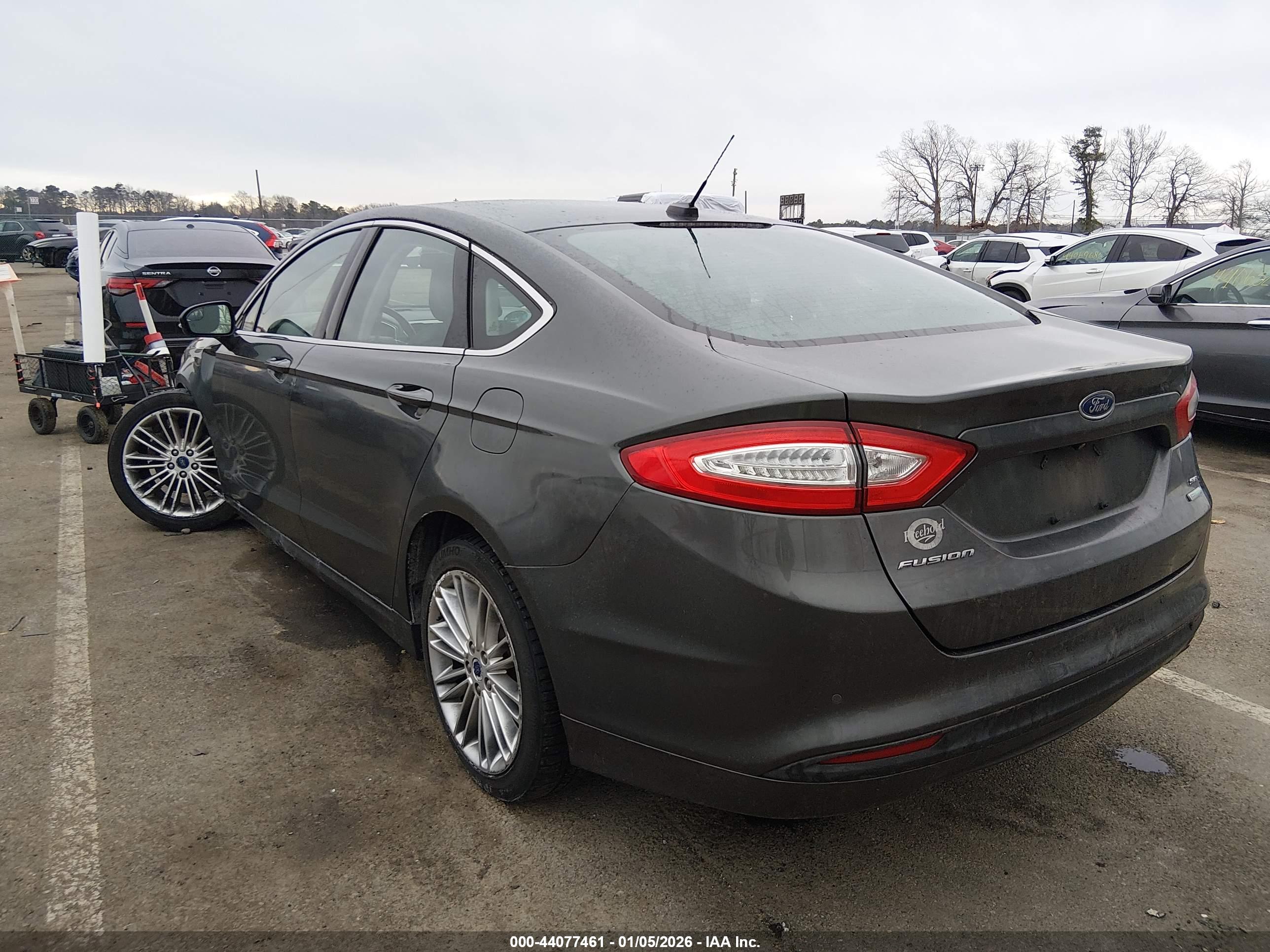 FORD FUSION image 3