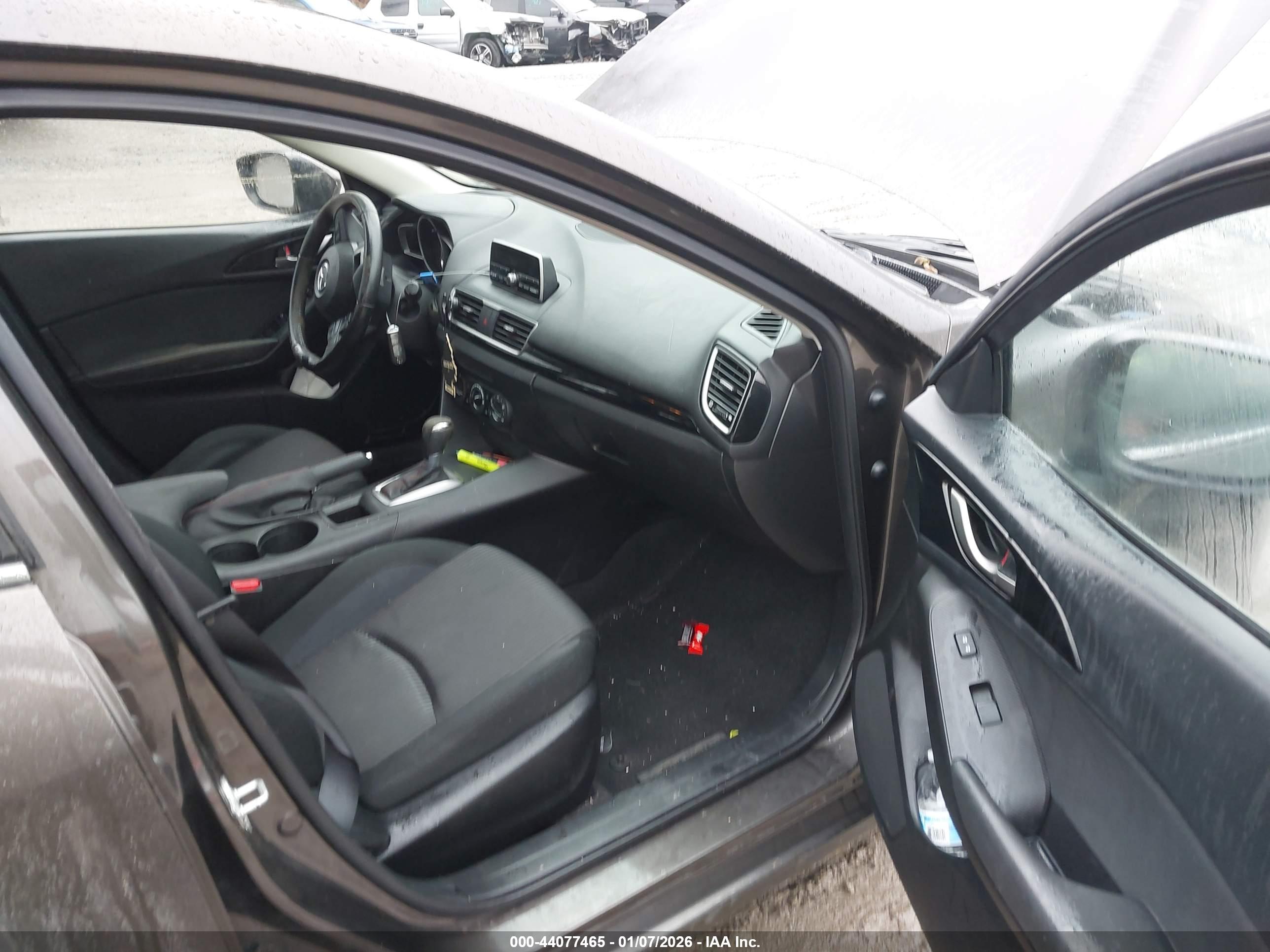 MAZDA MAZDA3 image 5