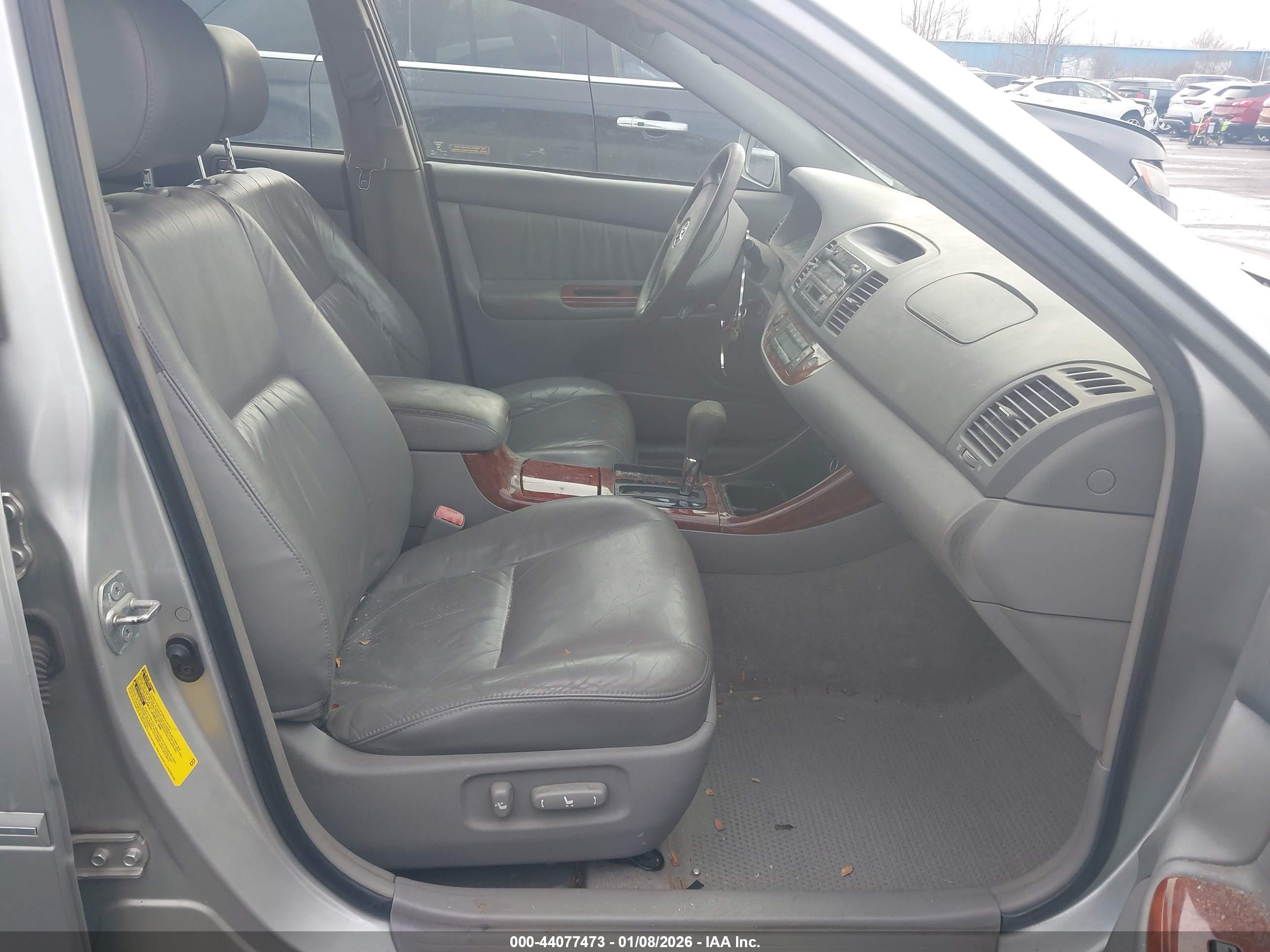 TOYOTA CAMRY image 5