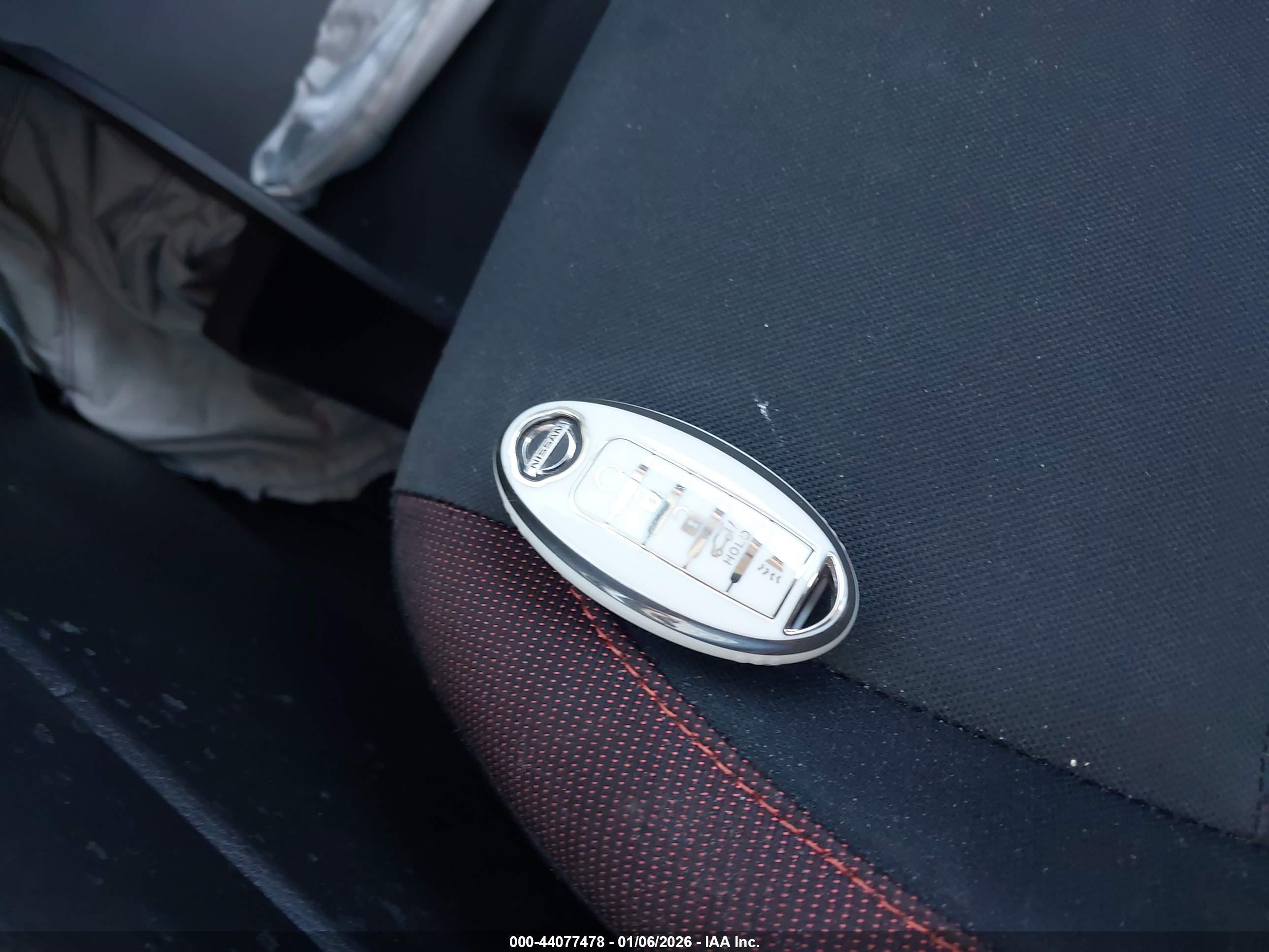 NISSAN VERSA image 11