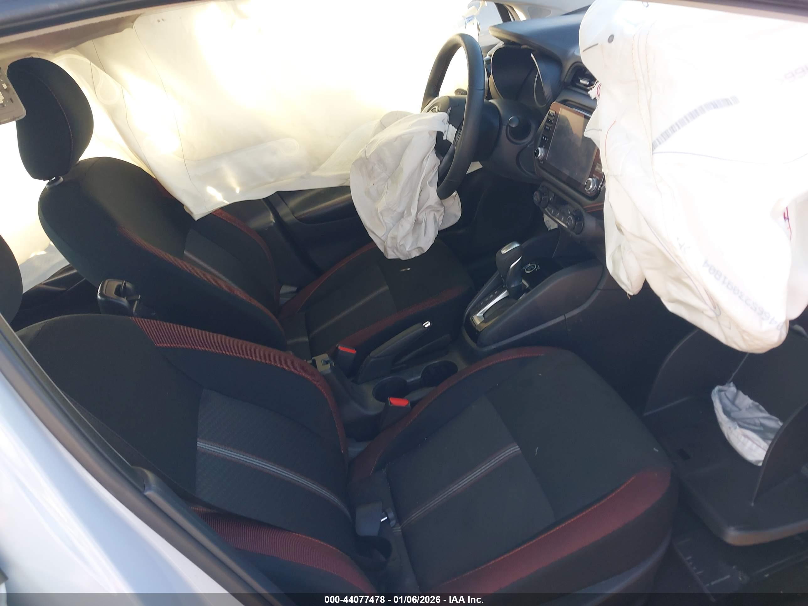 NISSAN VERSA image 5