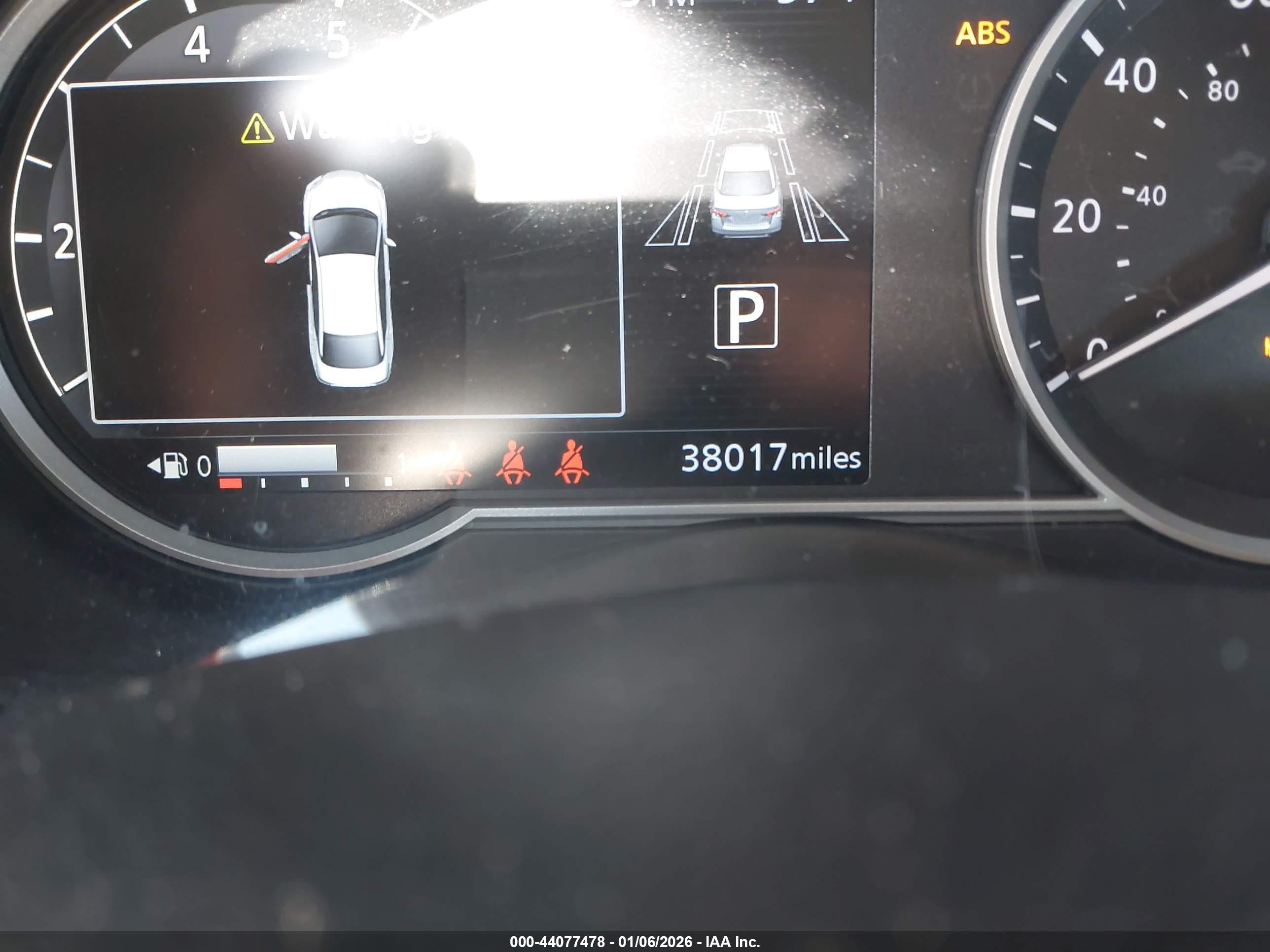 NISSAN VERSA image 7