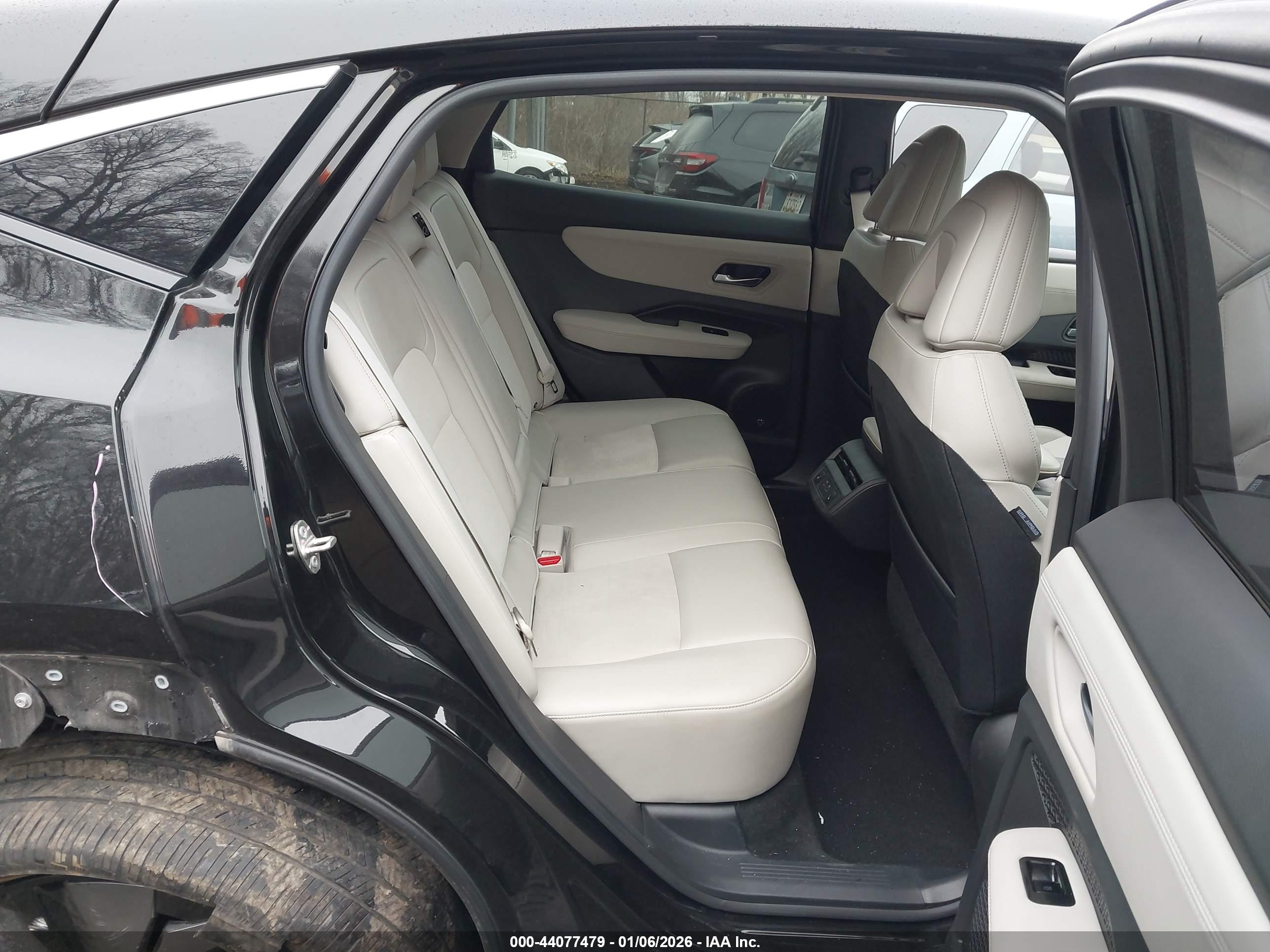 NISSAN ARIYA image 8