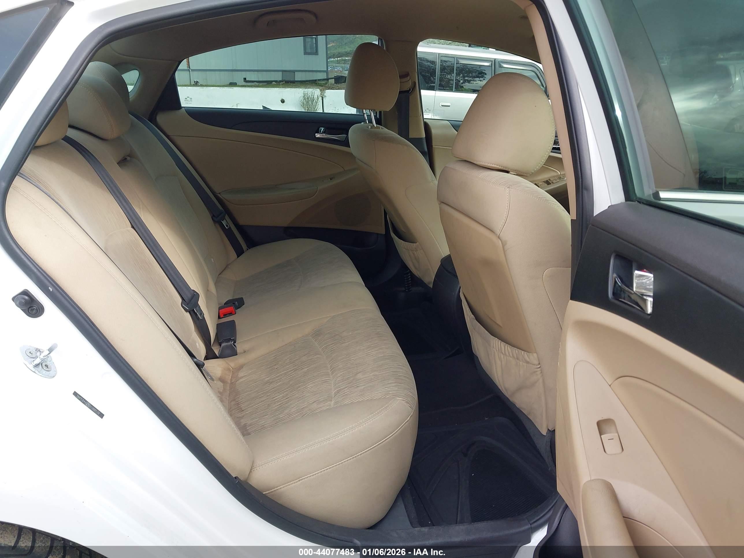 HYUNDAI SONATA image 8