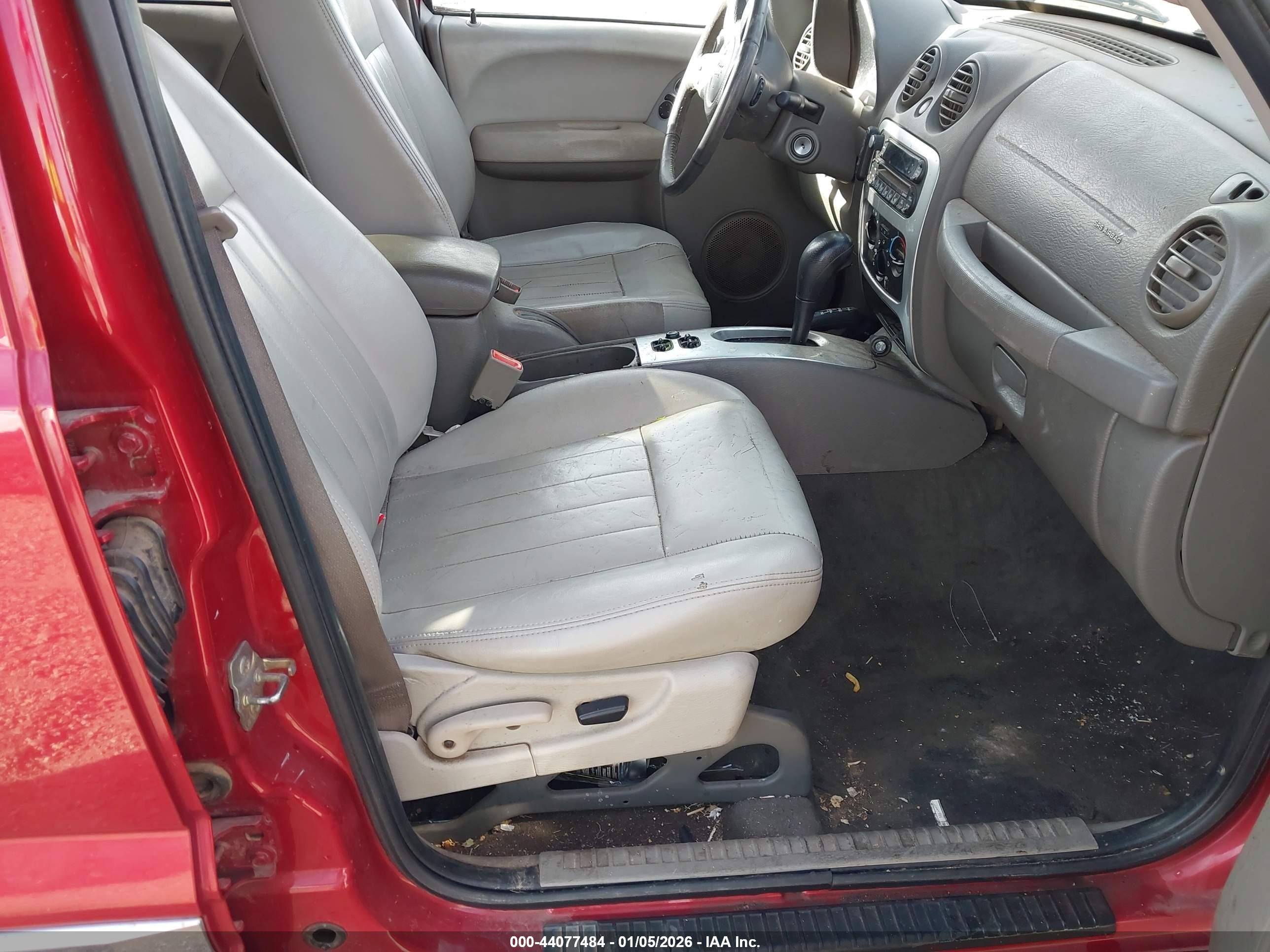 JEEP LIBERTY image 5