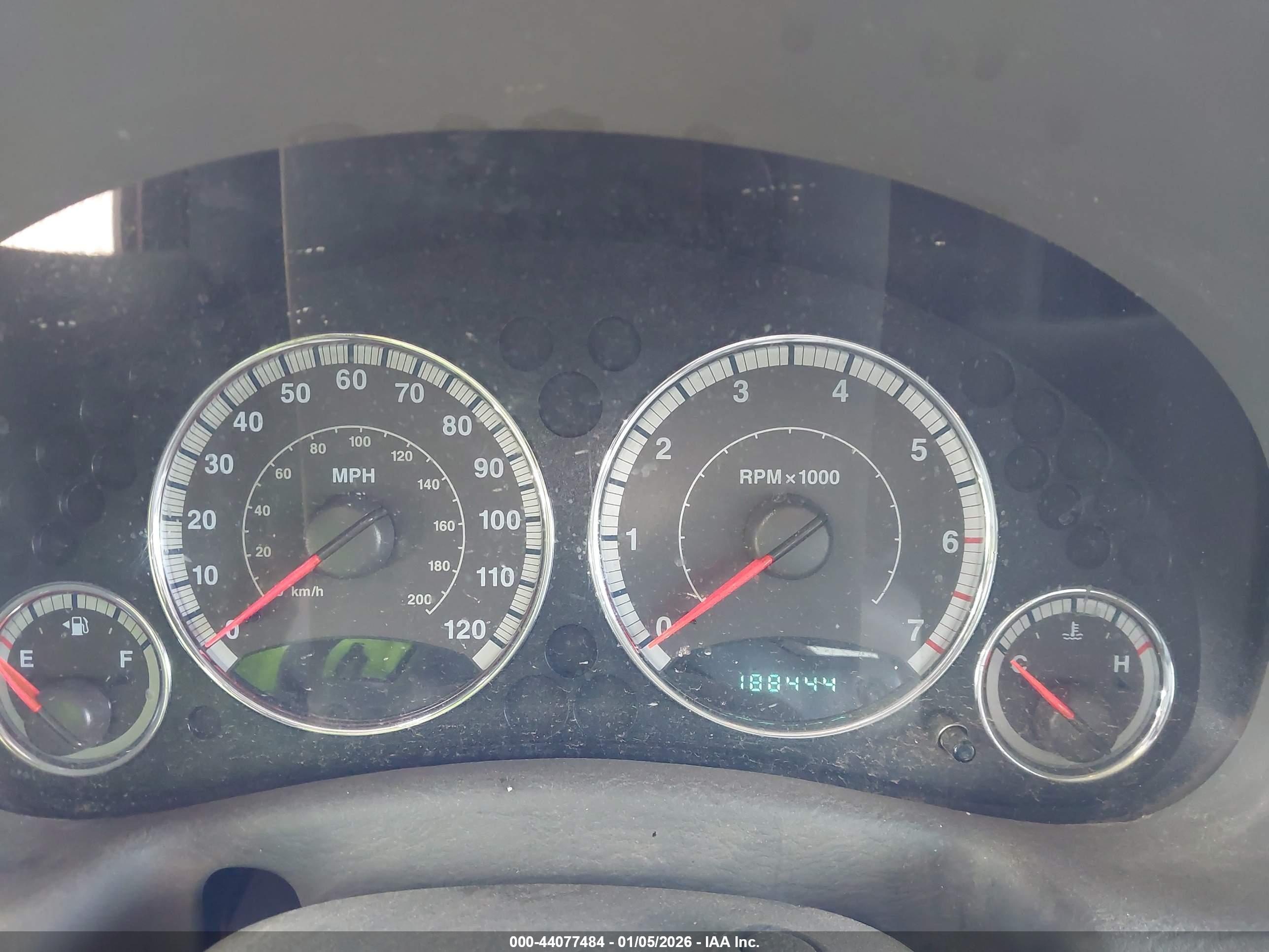 JEEP LIBERTY image 7