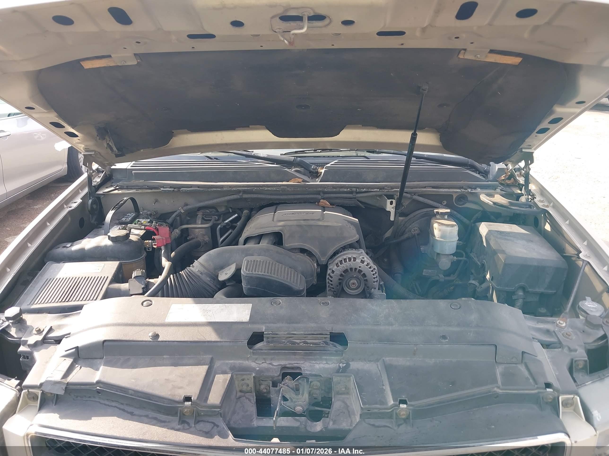 CHEVROLET TAHOE image 10