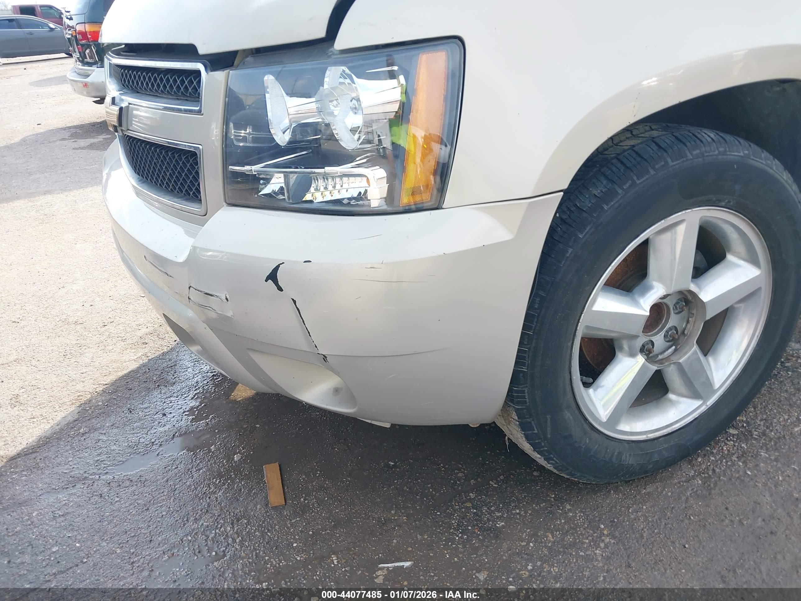 CHEVROLET TAHOE image 6