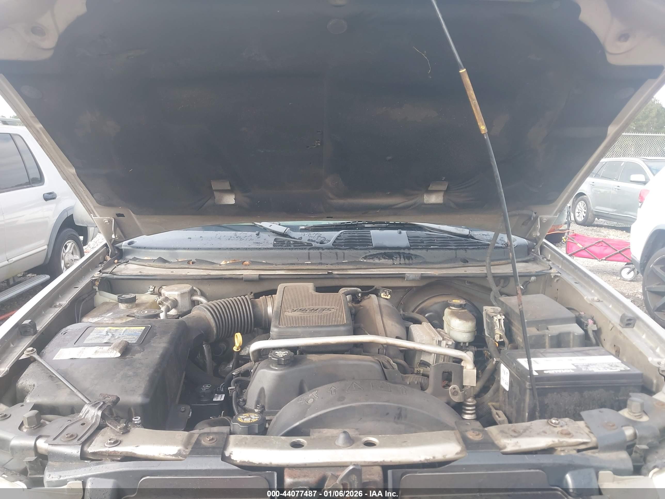 GMC ENVOY image 10
