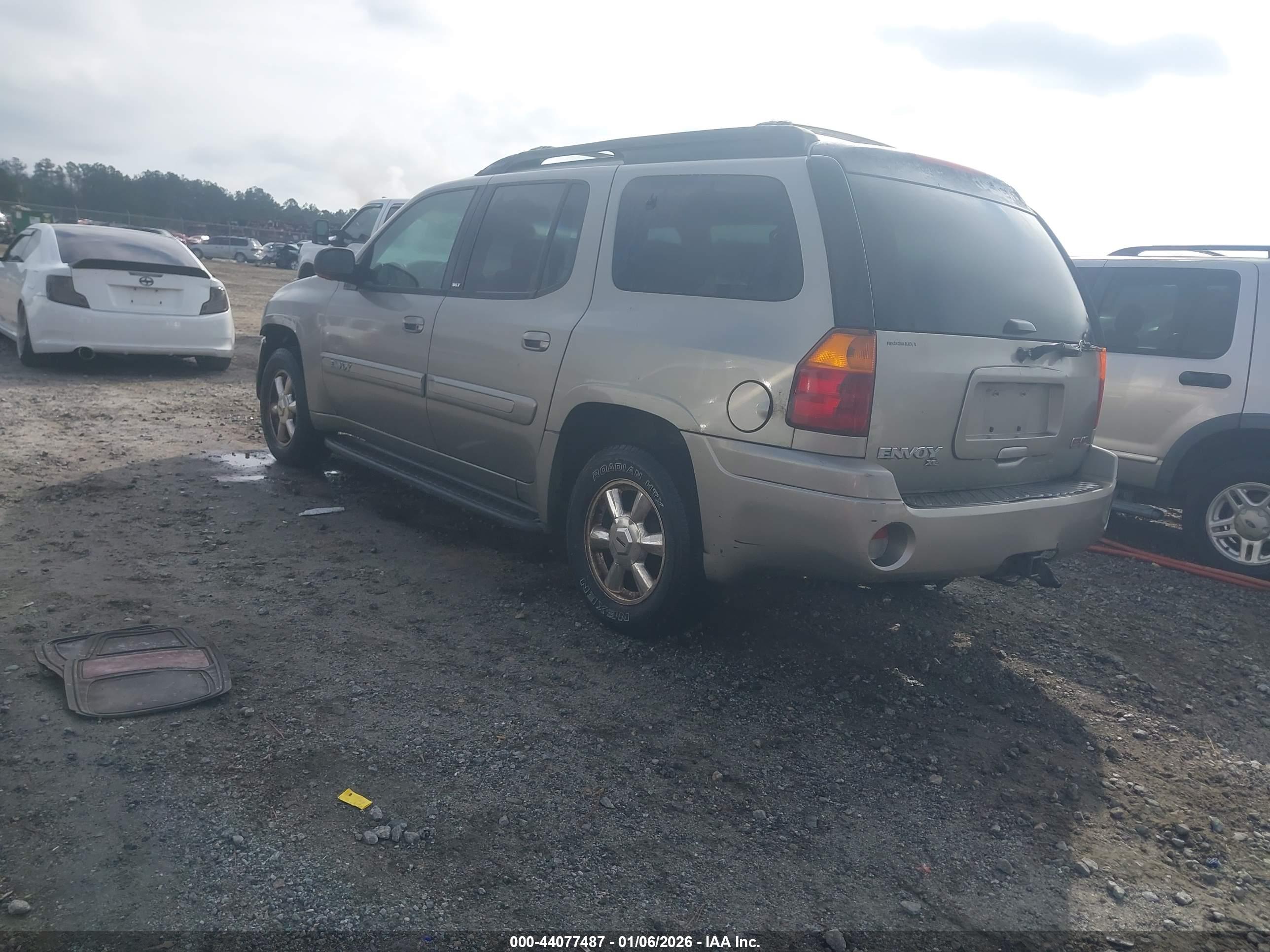 GMC ENVOY image 3