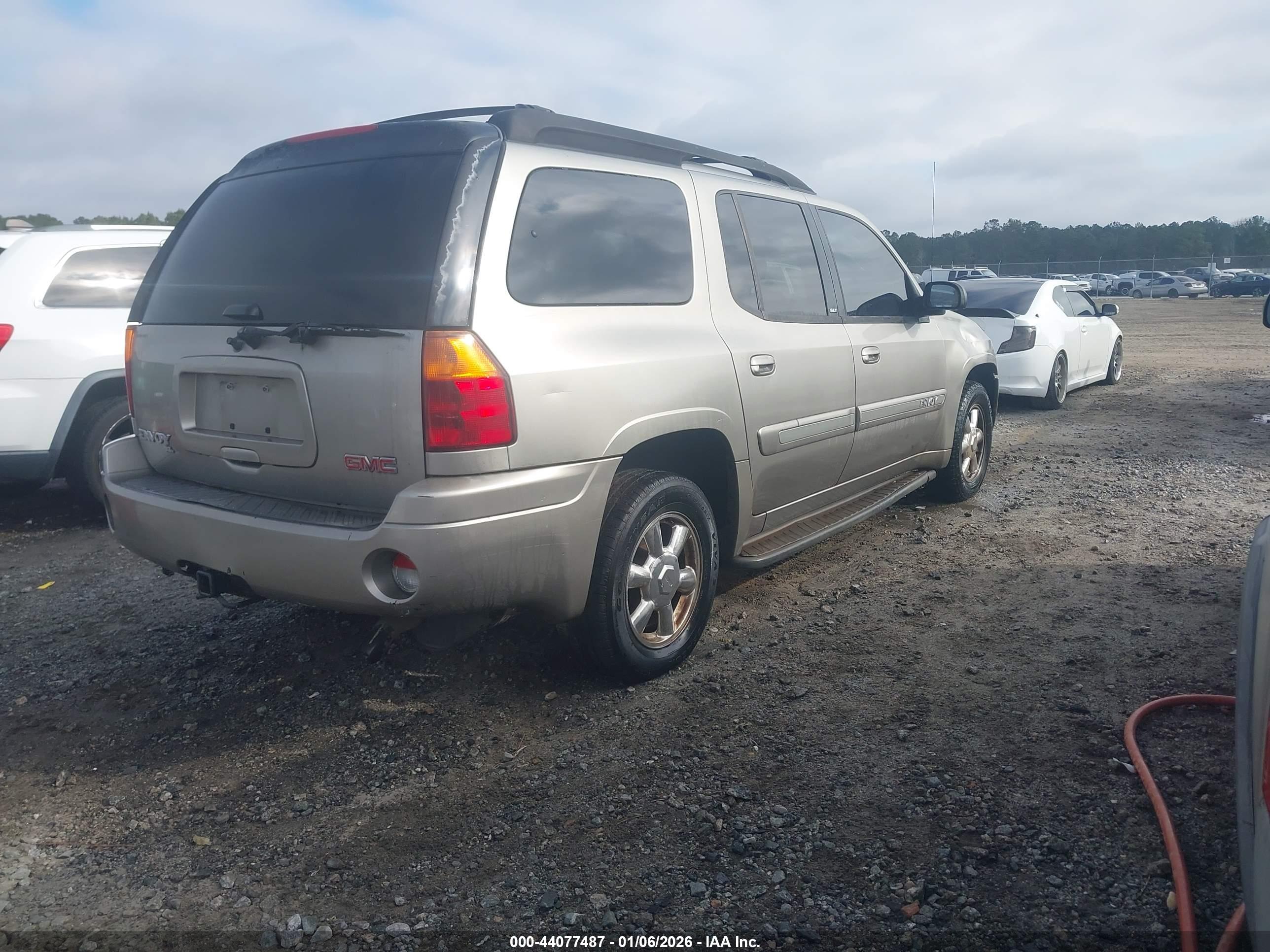 GMC ENVOY image 4