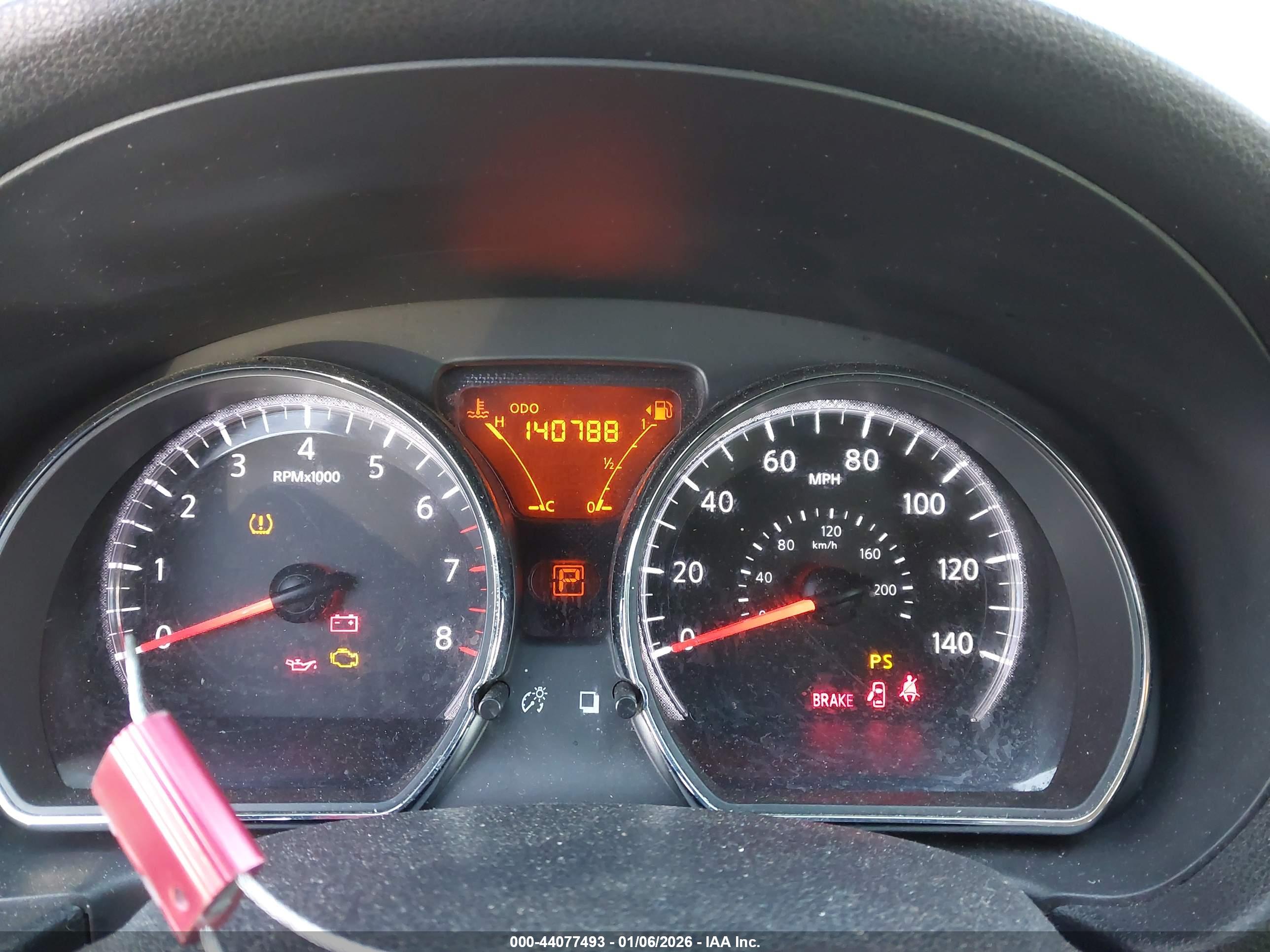 NISSAN VERSA image 7