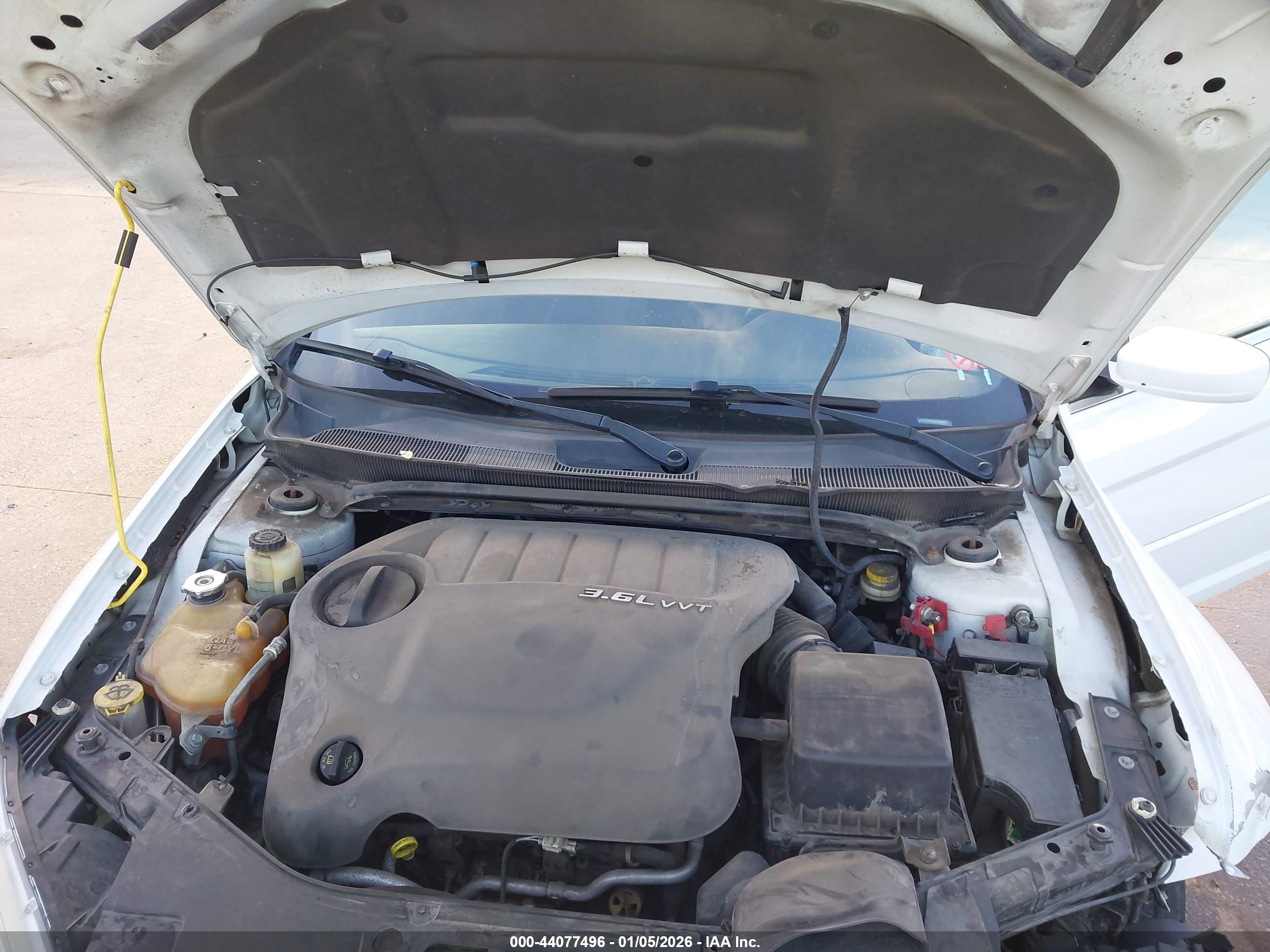 CHRYSLER 200 image 10