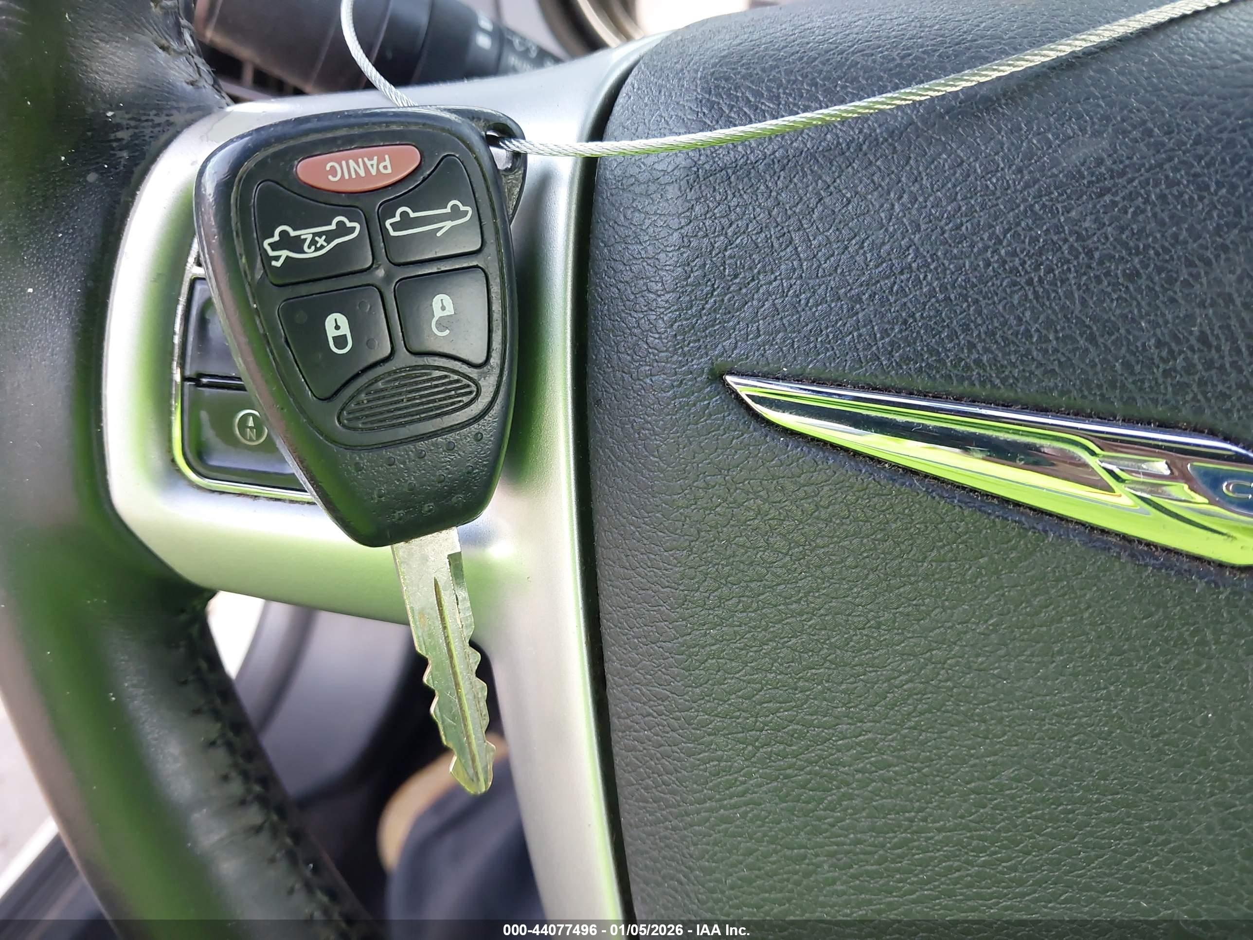 CHRYSLER 200 image 11