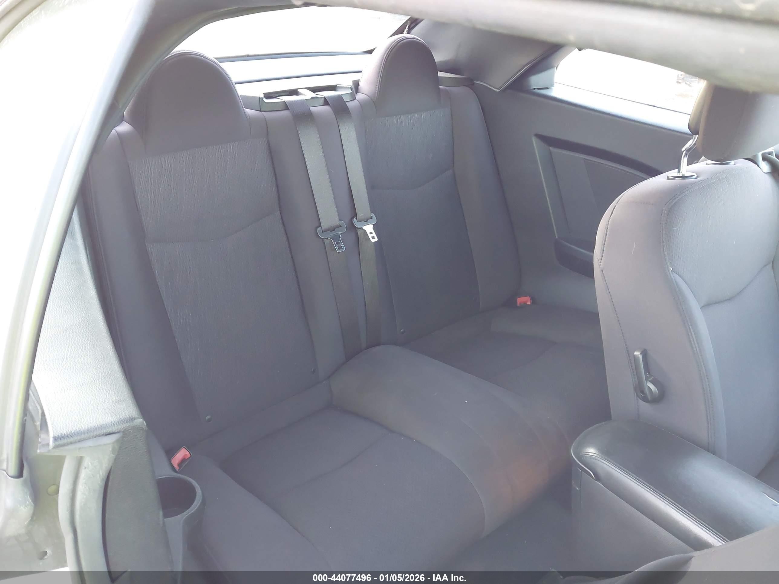 CHRYSLER 200 image 8