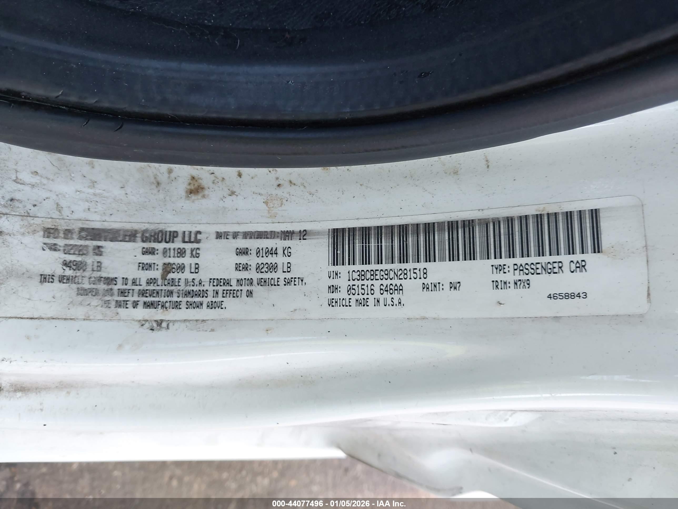 CHRYSLER 200 image 9