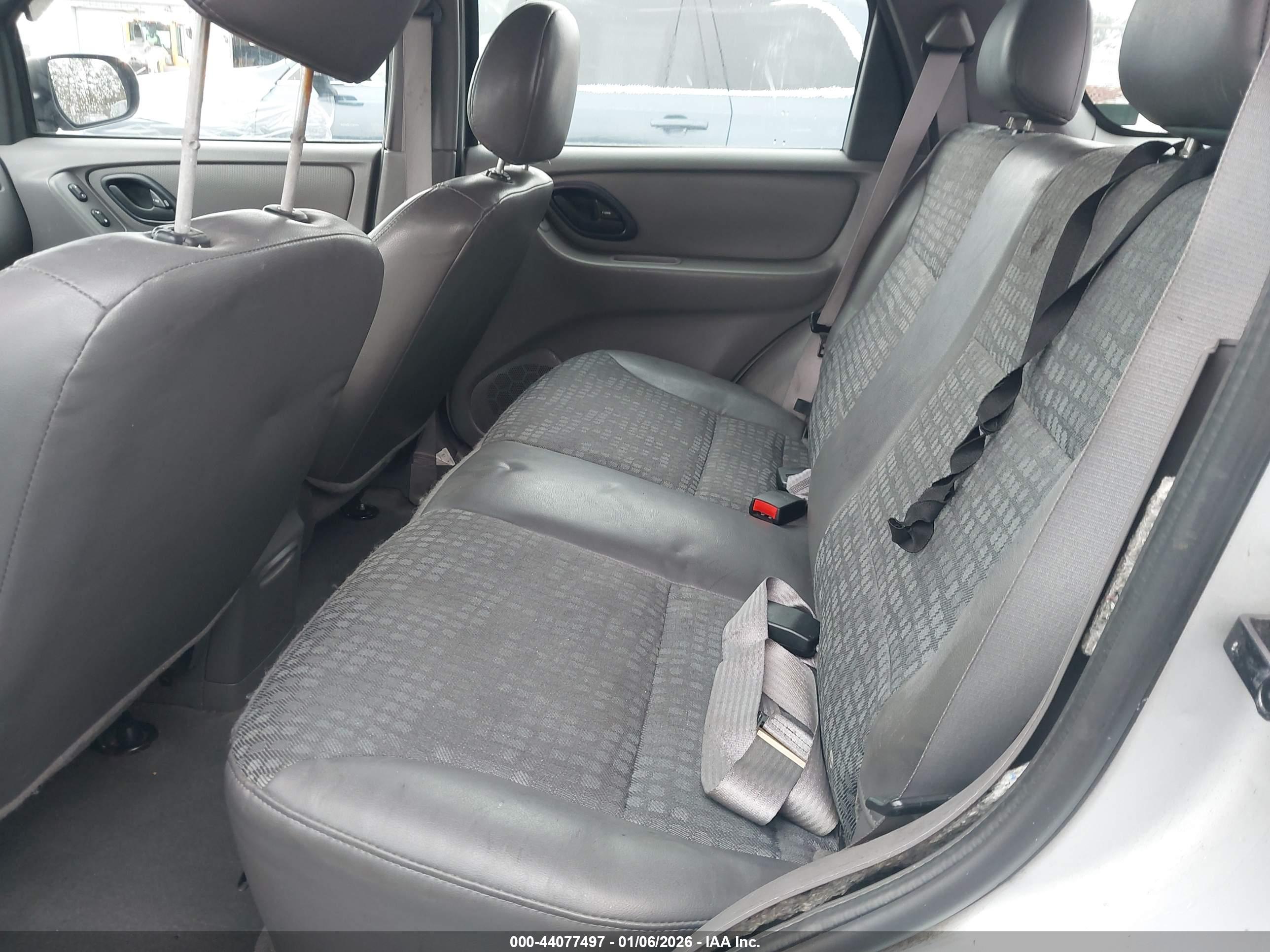 FORD ESCAPE image 8