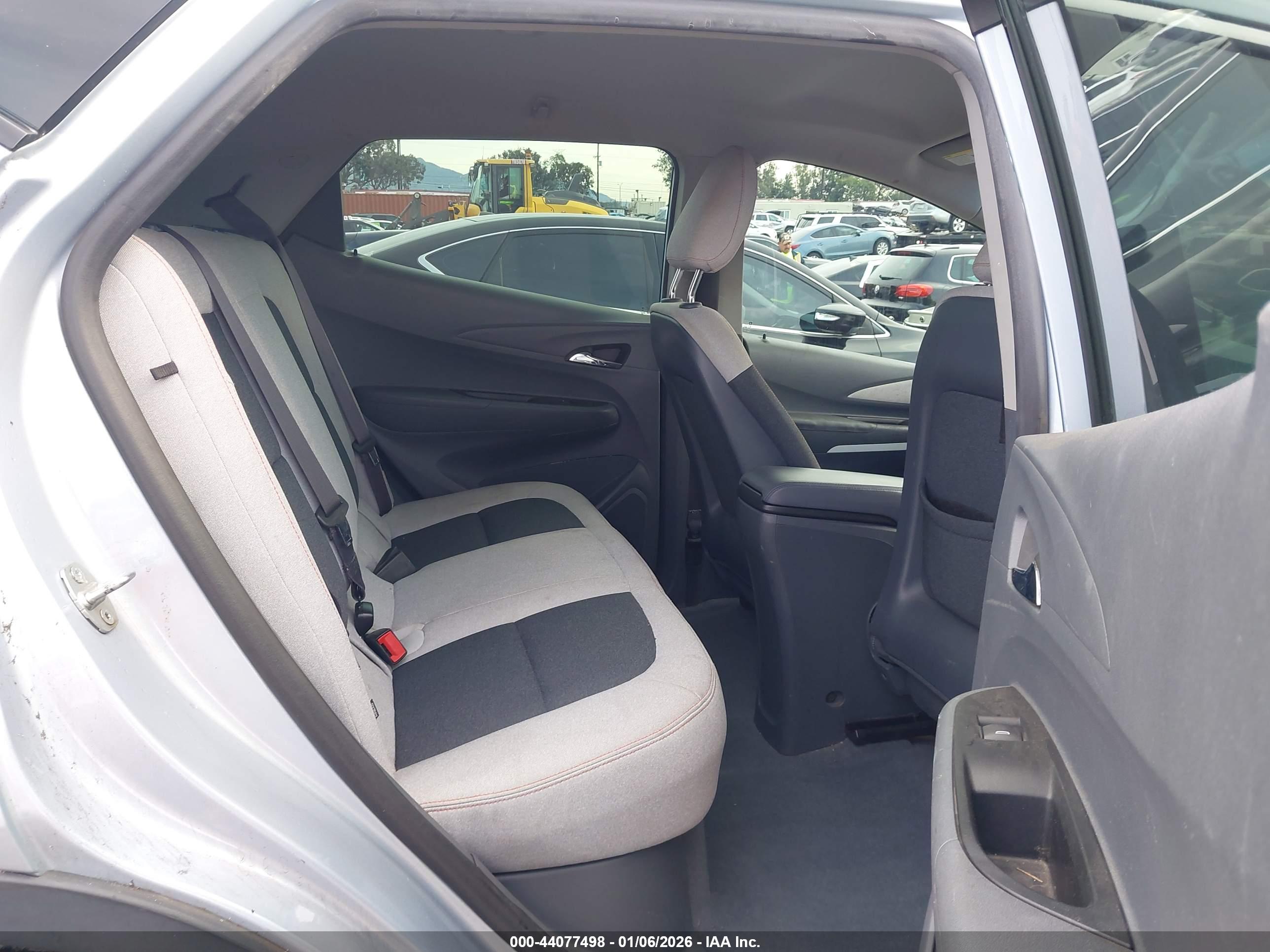 CHEVROLET BOLT image 8