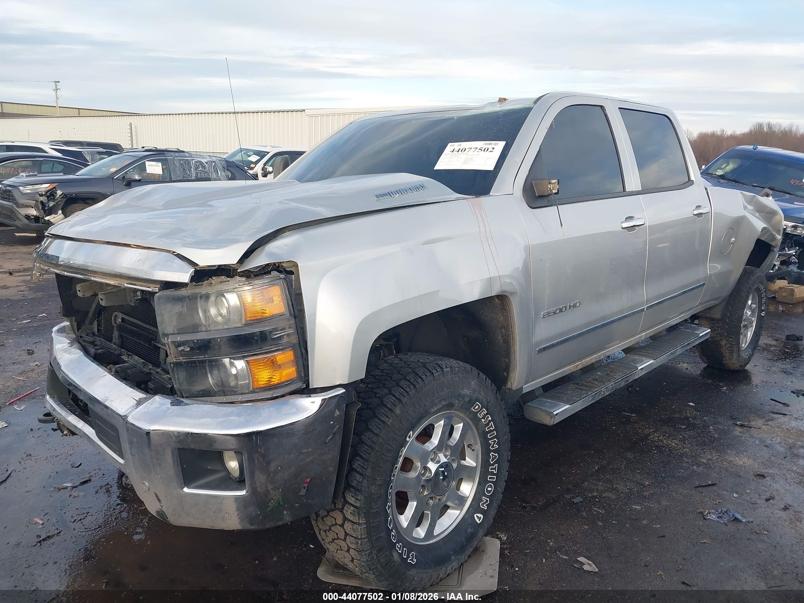 CHEVROLET SILVERADO image 2