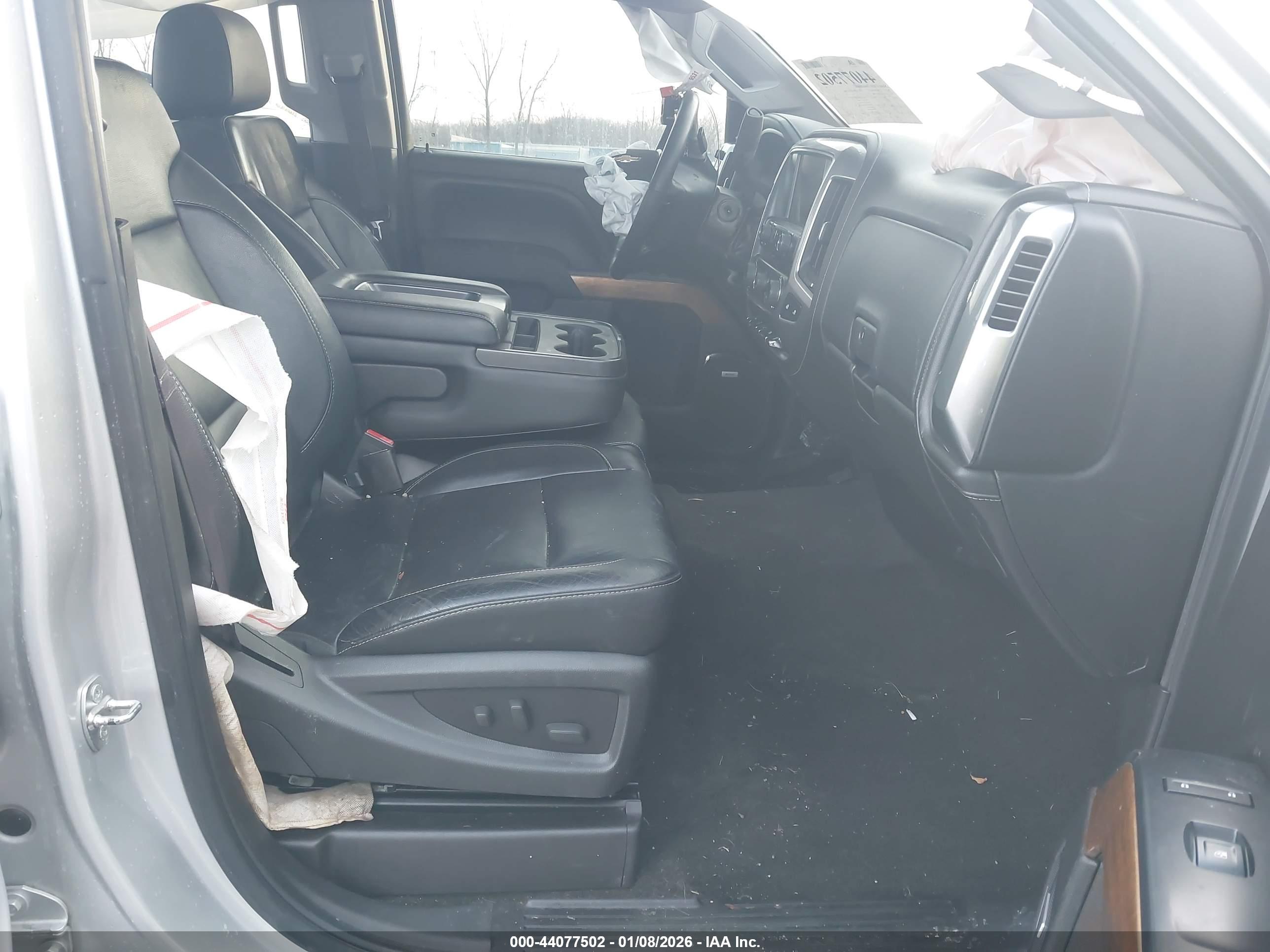 CHEVROLET SILVERADO image 5