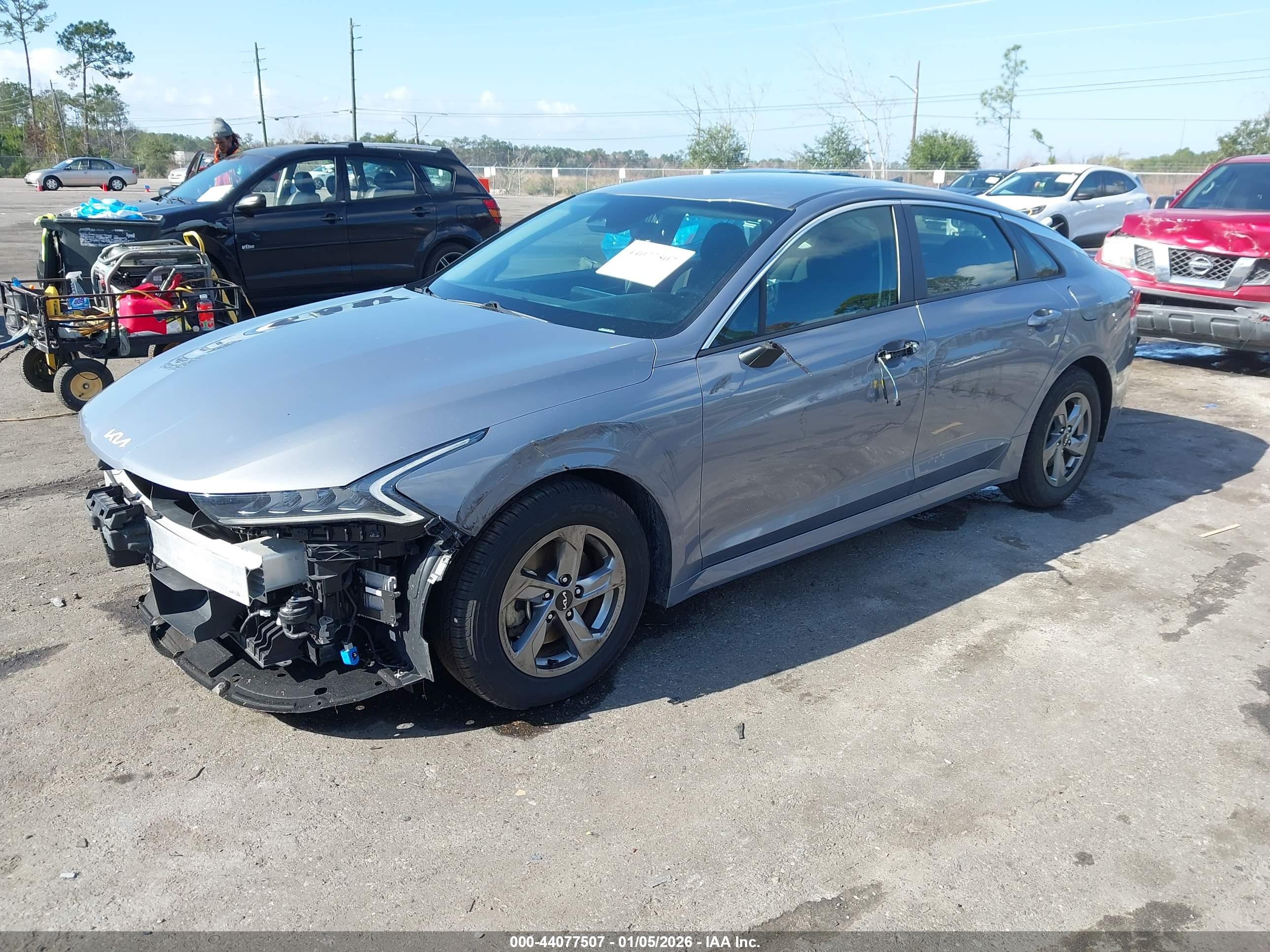 KIA K5 image 2